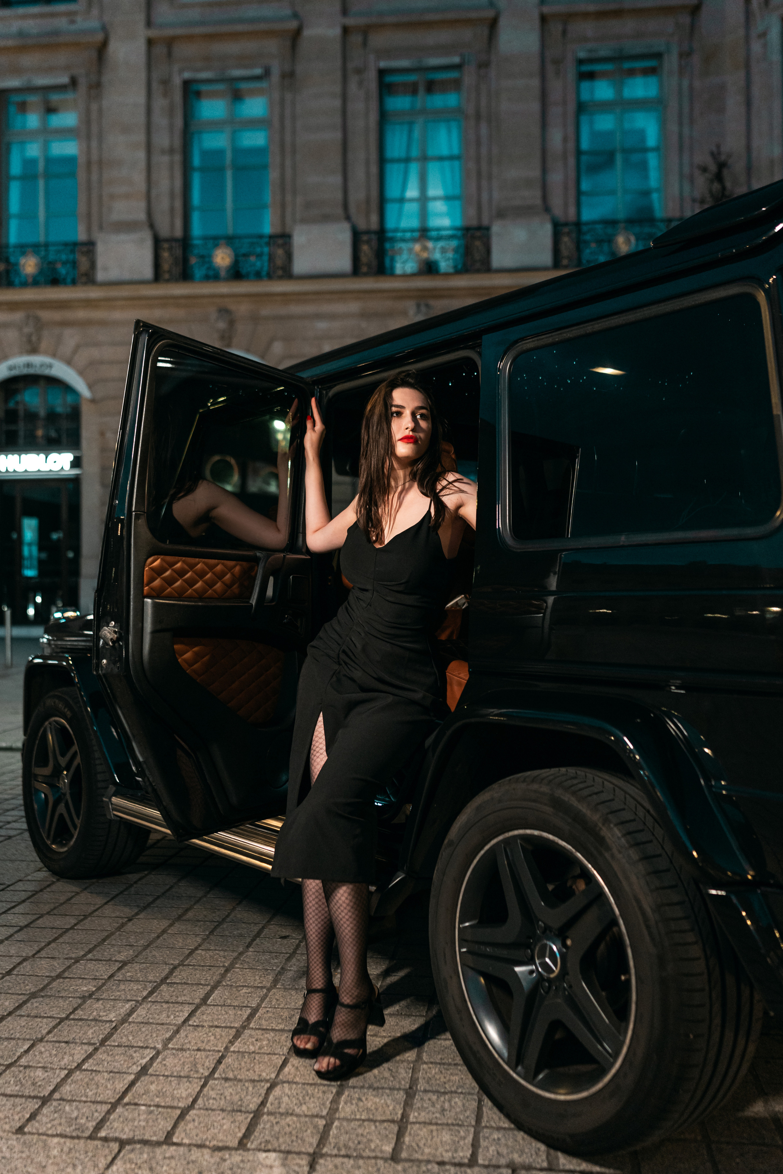 Nataliia x Mercedes Gelandewagen. Photographer in Paris — Vitalii Motruk