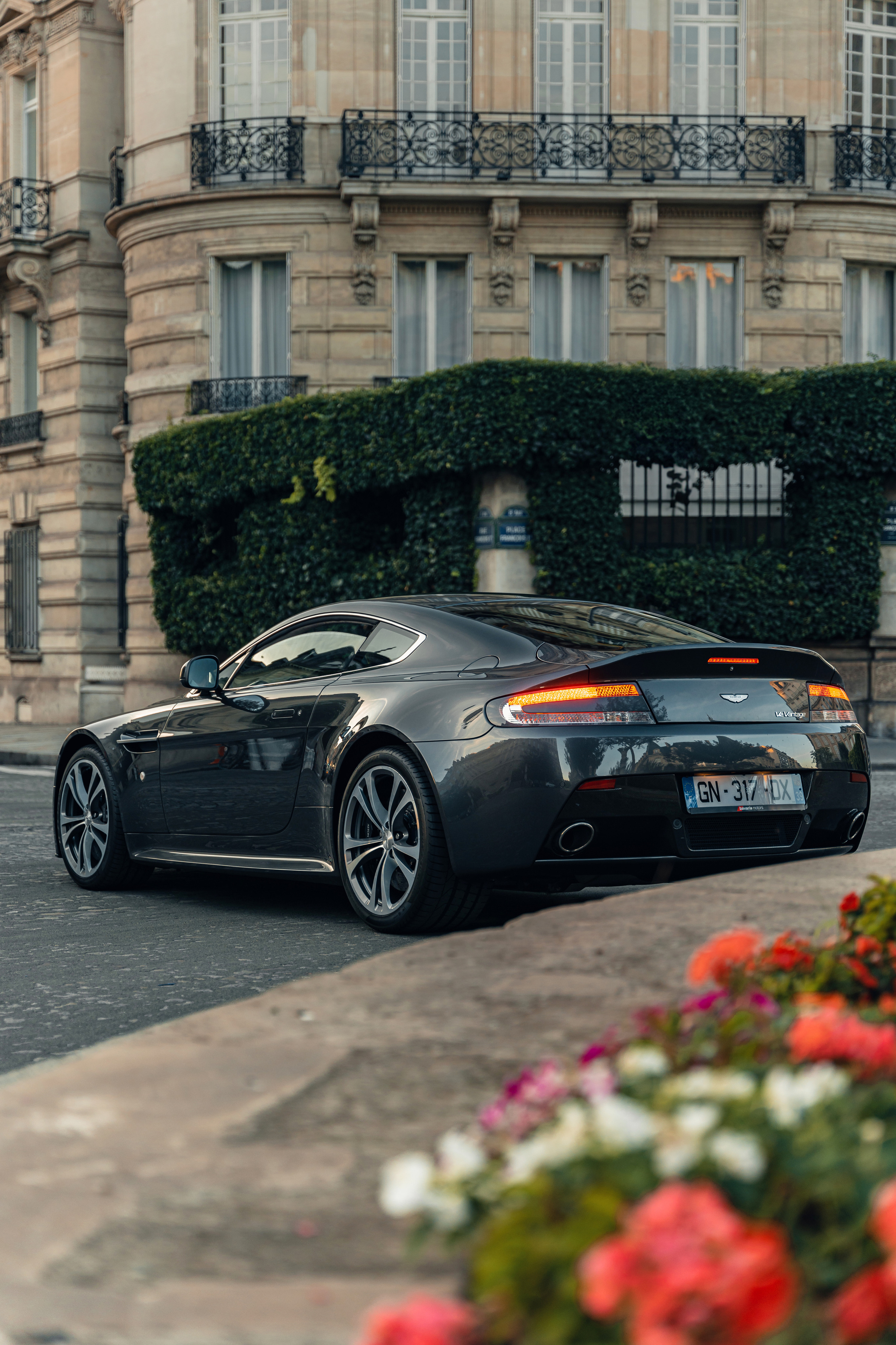 Aston Martin Vantage. Photographer in Paris — Vitalii Motruk