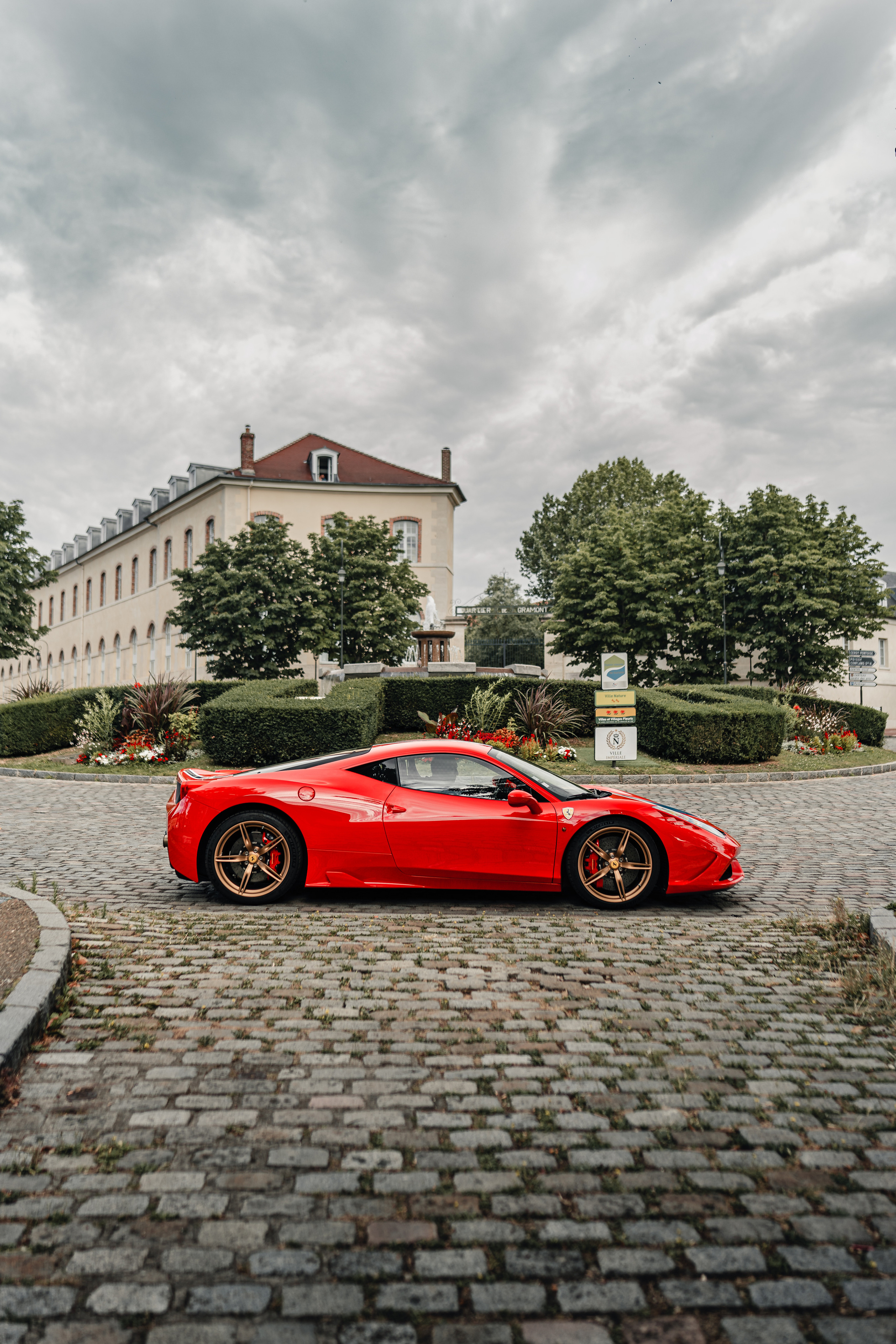 Ferrari 458 Speciale. Photographer in Paris — Vitalii Motruk