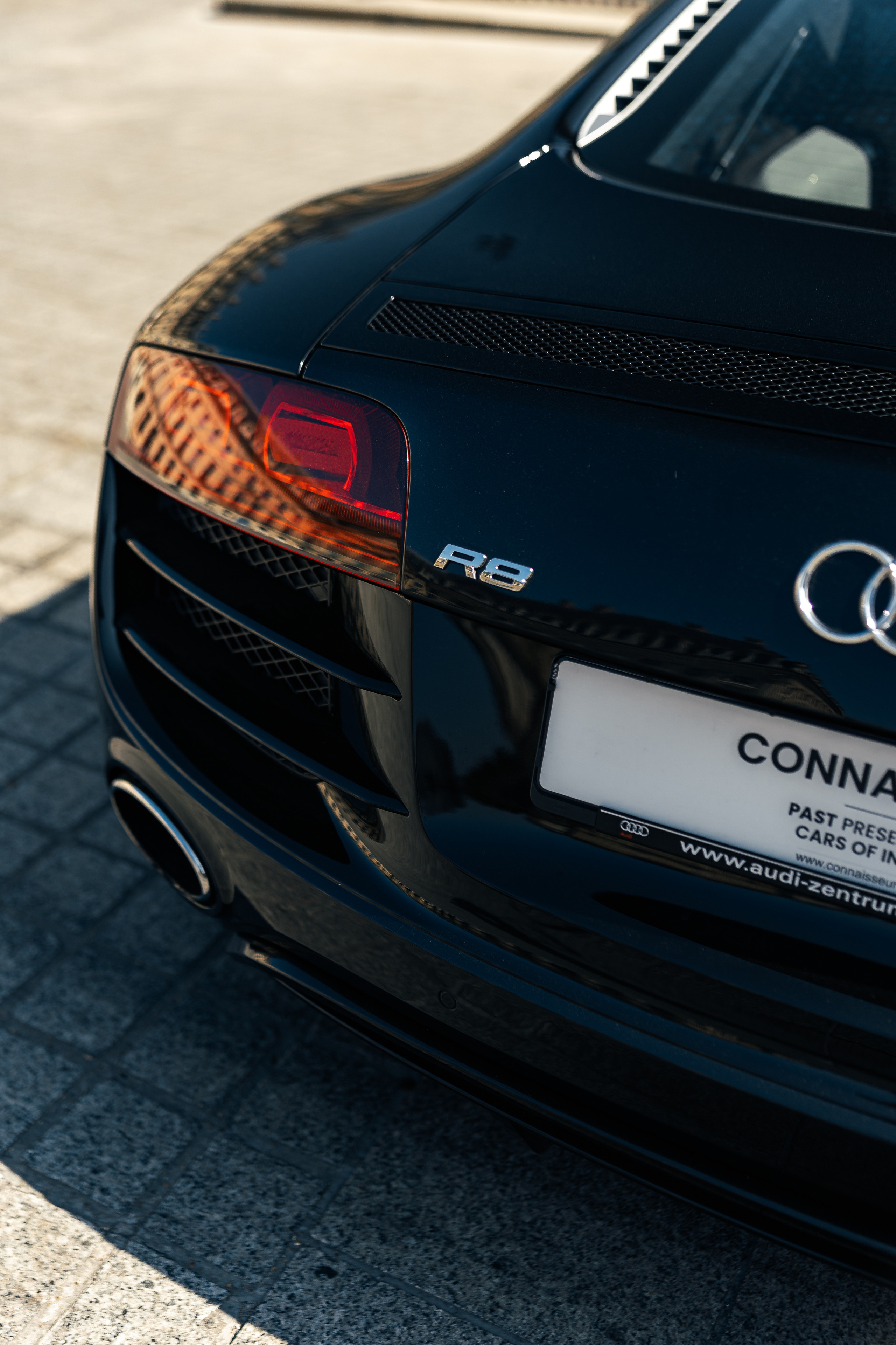 Audi R8 V10. Photographer in Paris — Vitalii Motruk