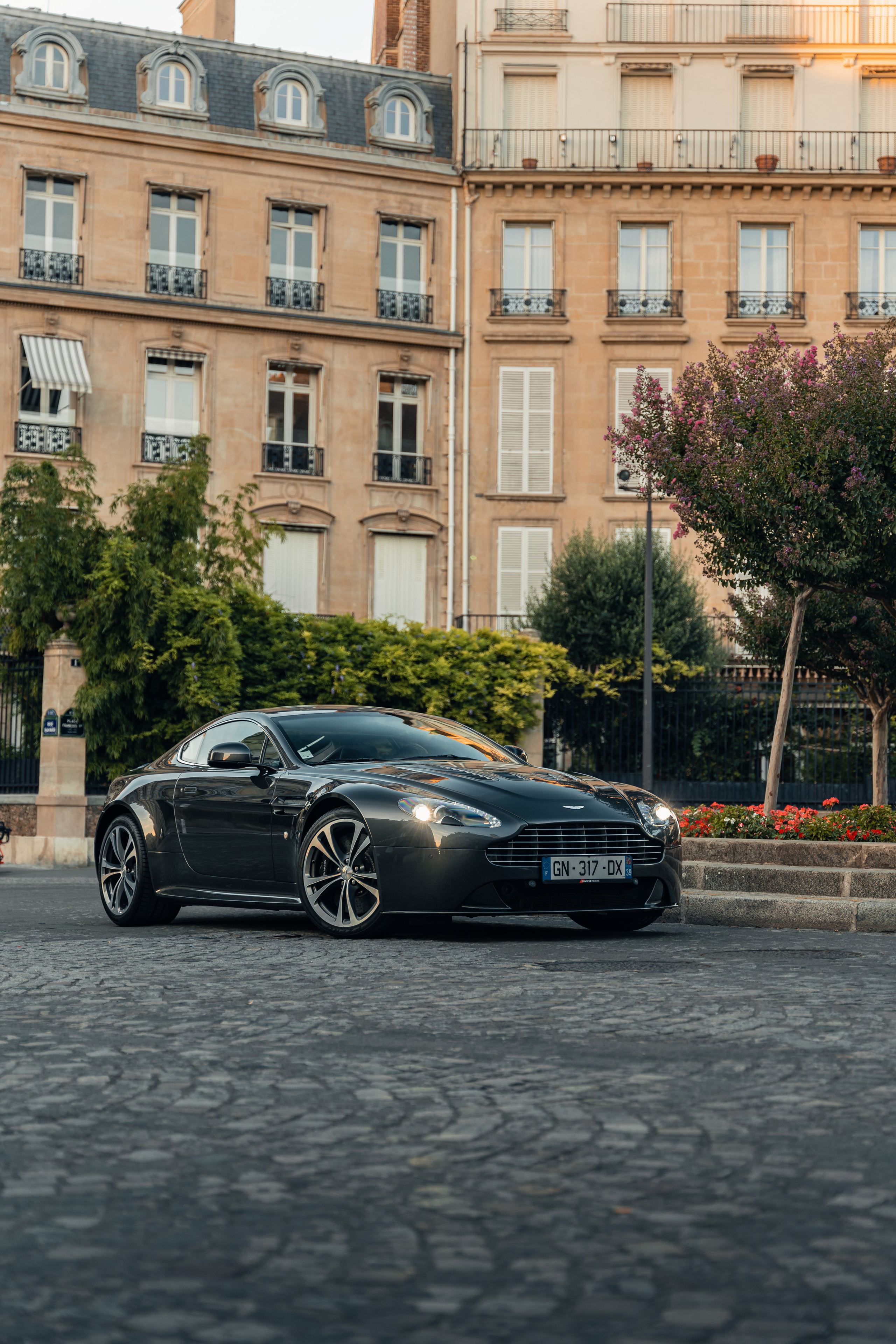 Aston Martin Vantage. Photographer in Paris — Vitalii Motruk