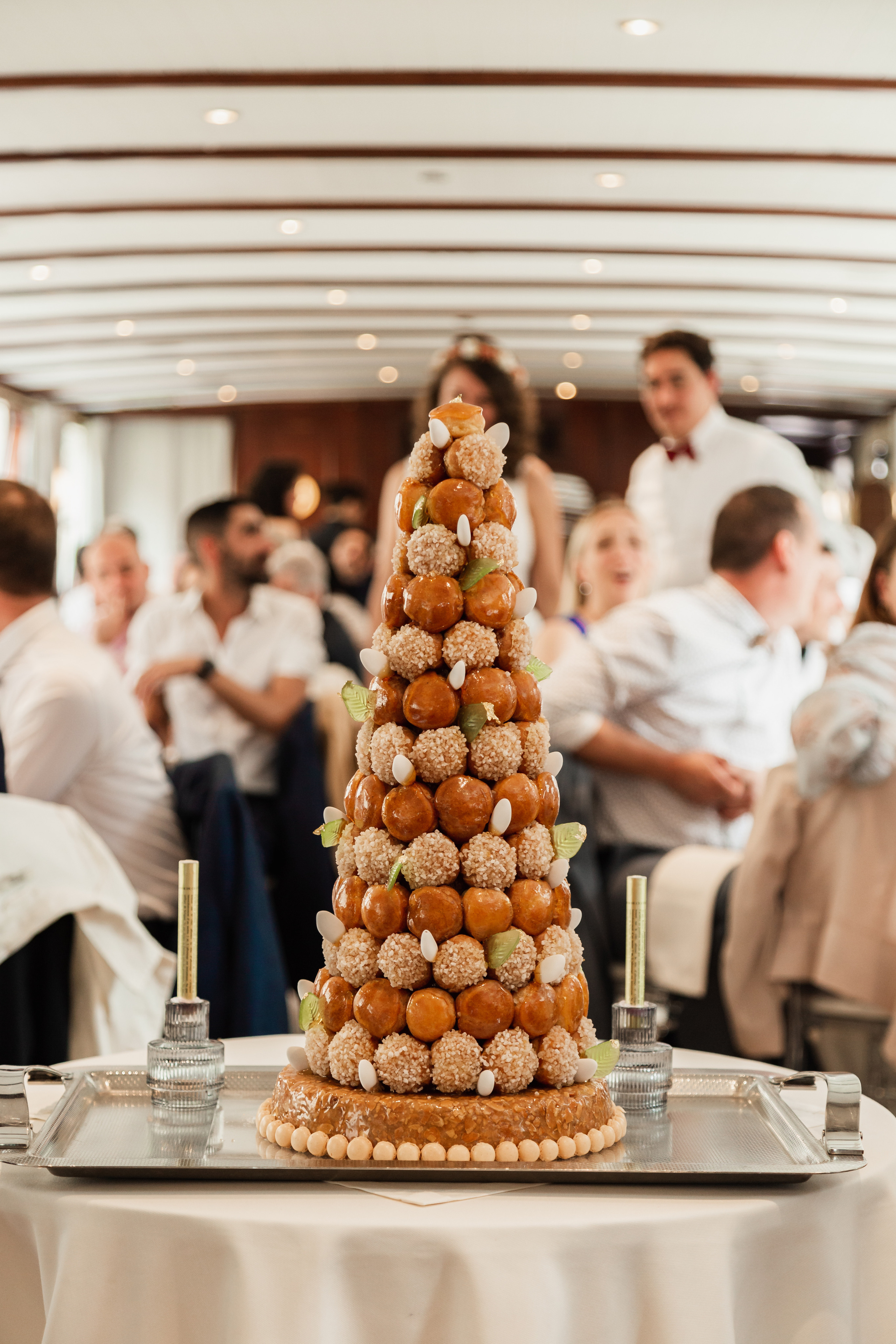 Manon et Guilhem. Photographe de voitures à Paris — Vitalii Motruk