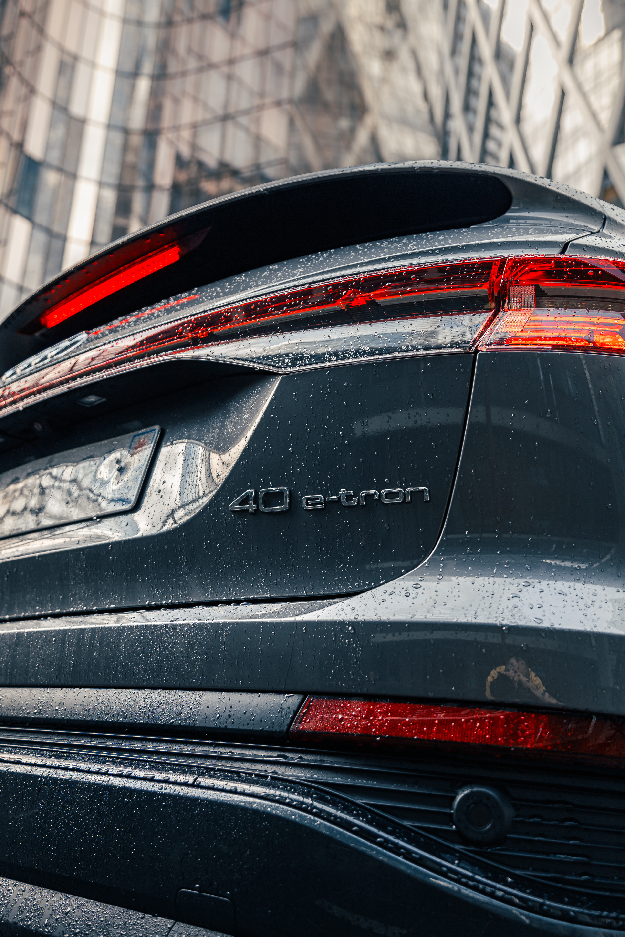 Audi Q4 E-Tron. Photographe de voitures à Paris — Vitalii Motruk