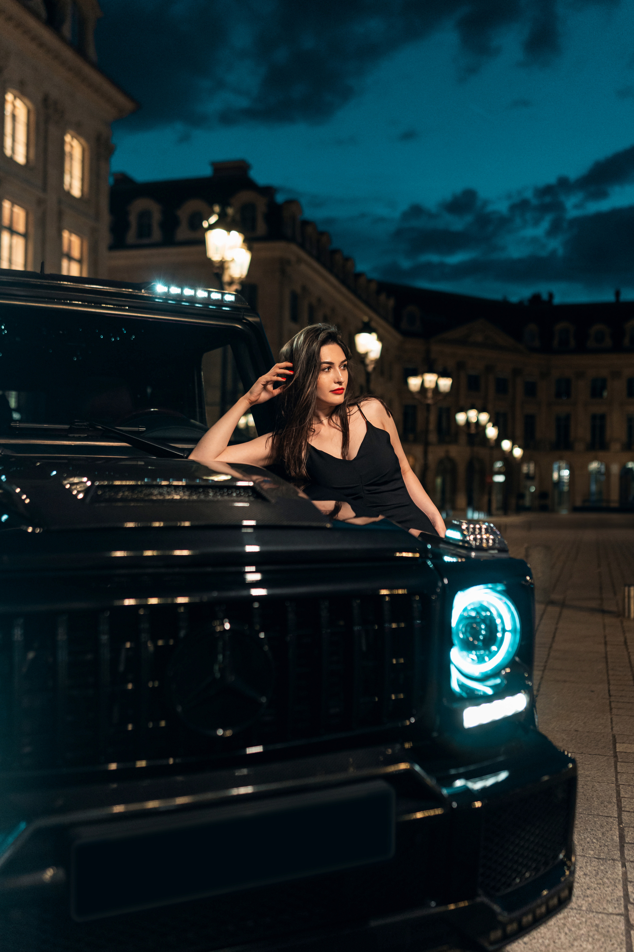 Nataliia x Mercedes Gelandewagen. Photographer in Paris — Vitalii Motruk