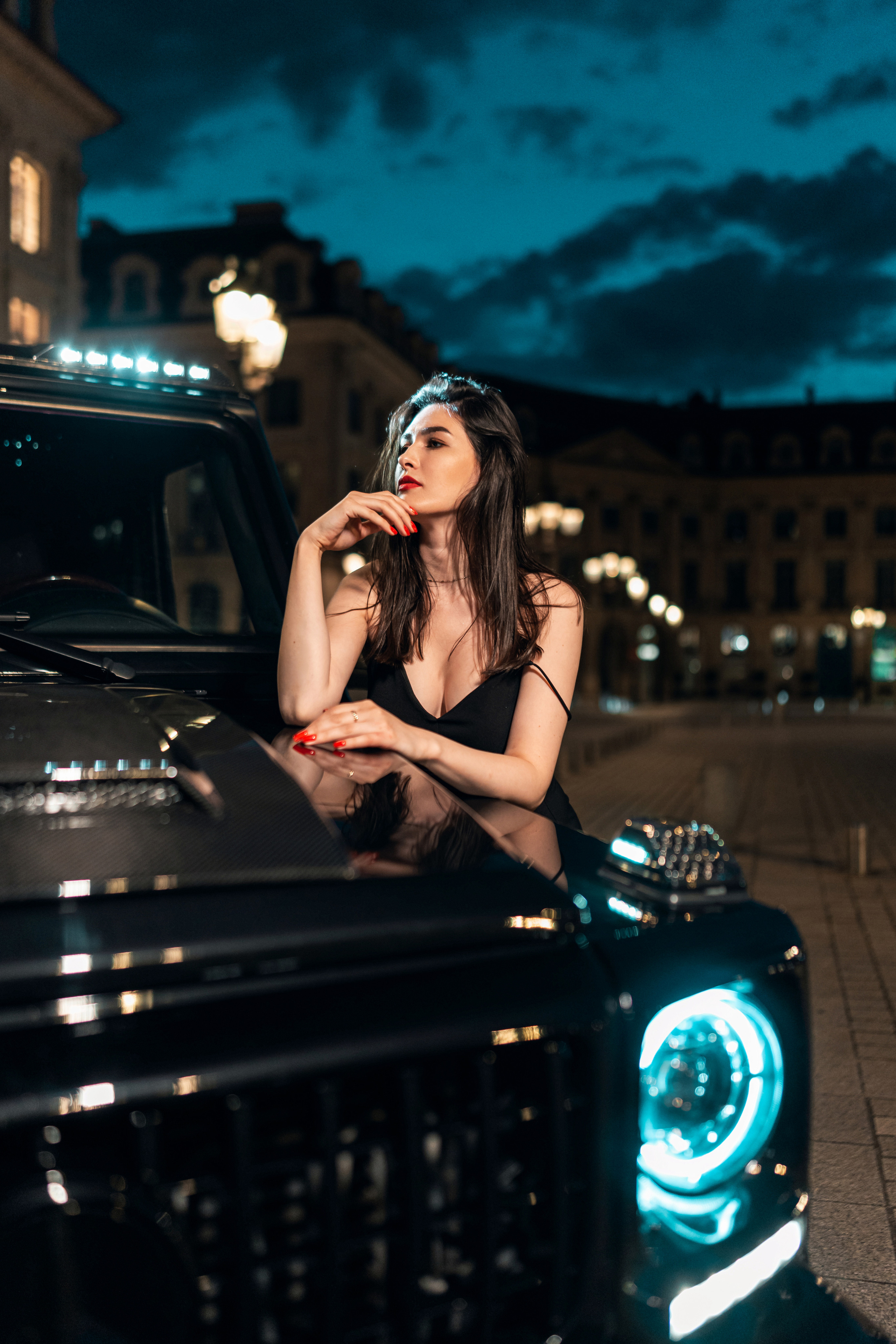 Nataliia x Mercedes Gelandewagen. Photographer in Paris — Vitalii Motruk