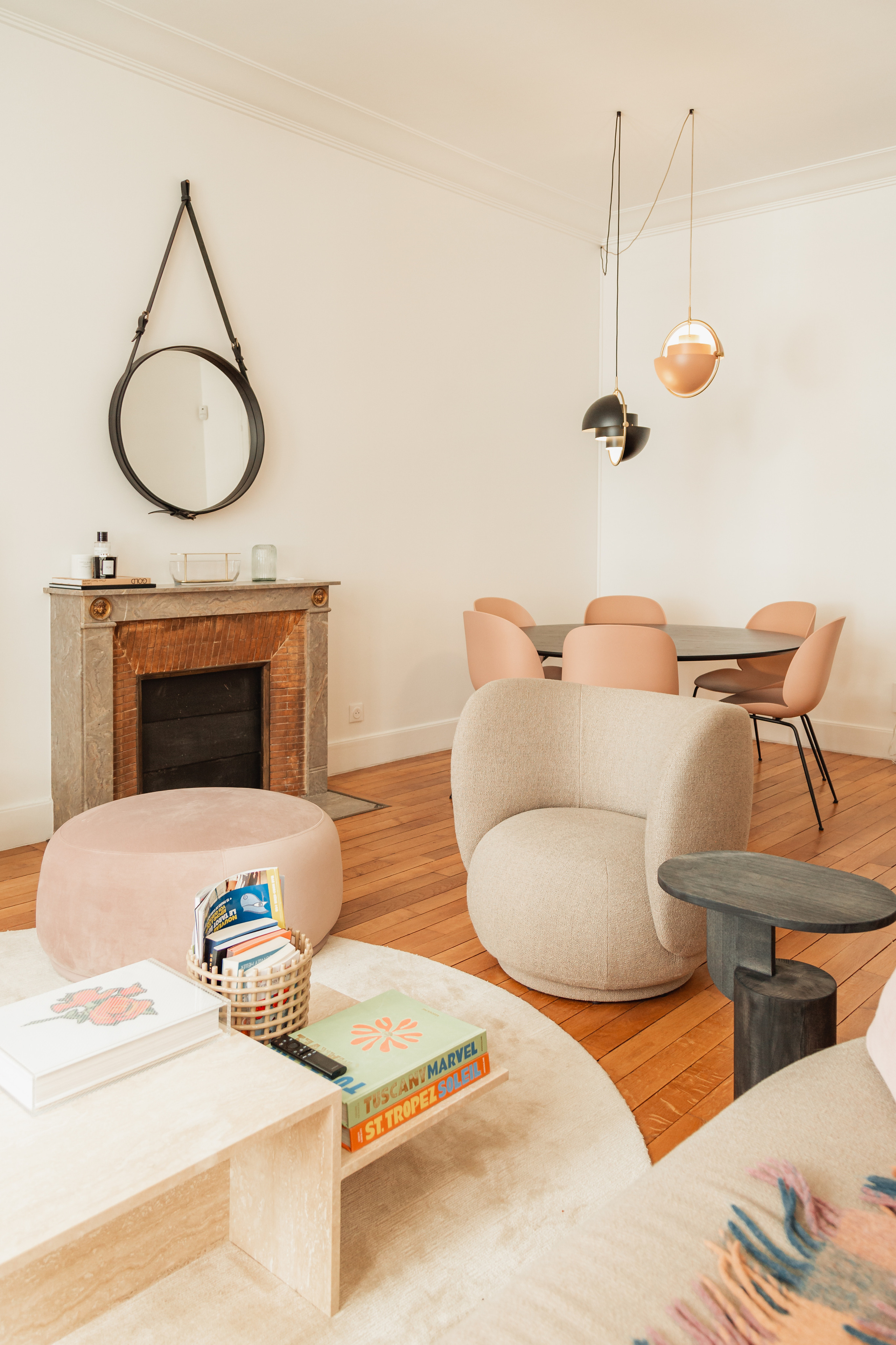 Appartement. Photographe de voitures à Paris — Vitalii Motruk