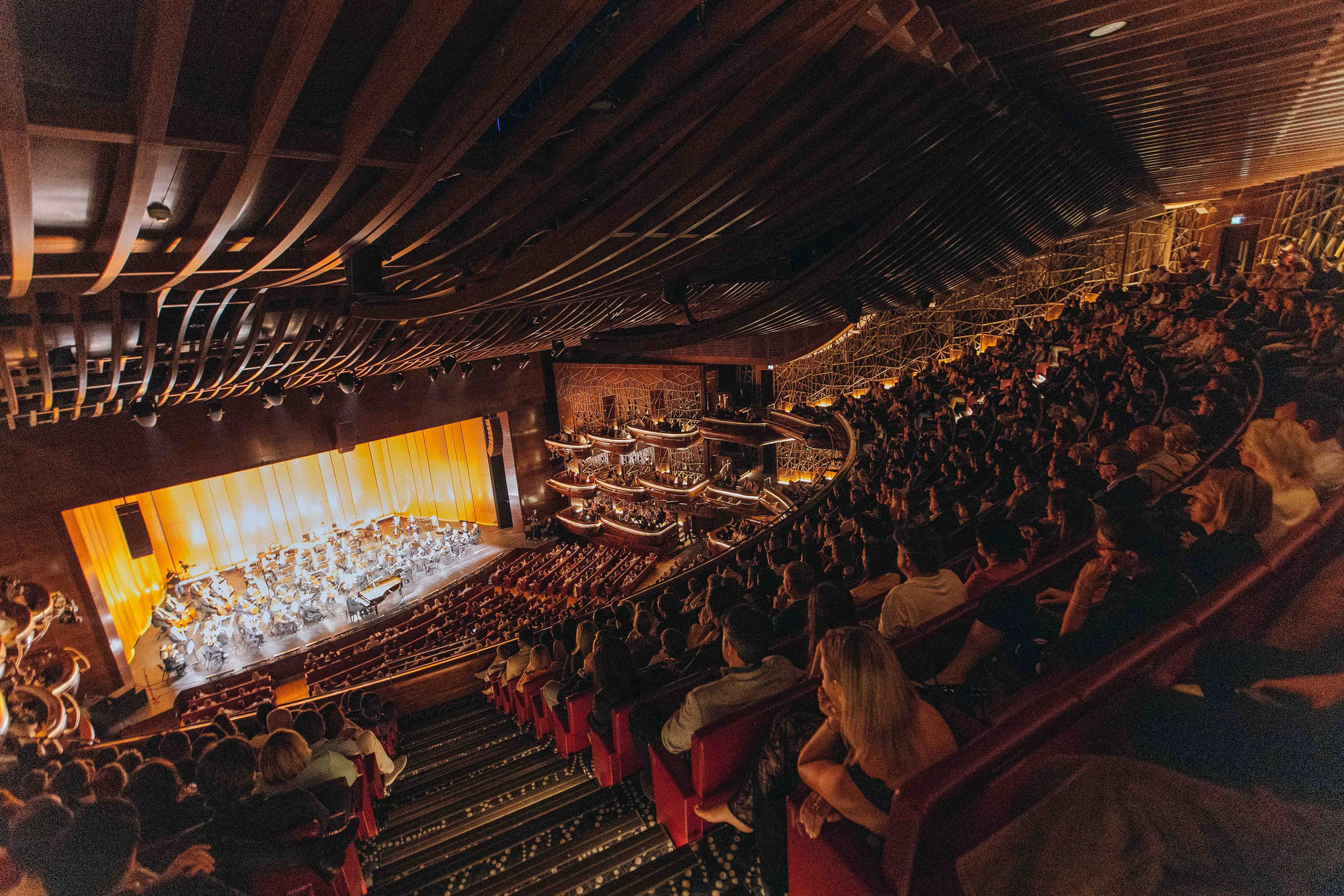DUBAI OPERA. Wedding&Event photographer Ismail Rzayev in Baku