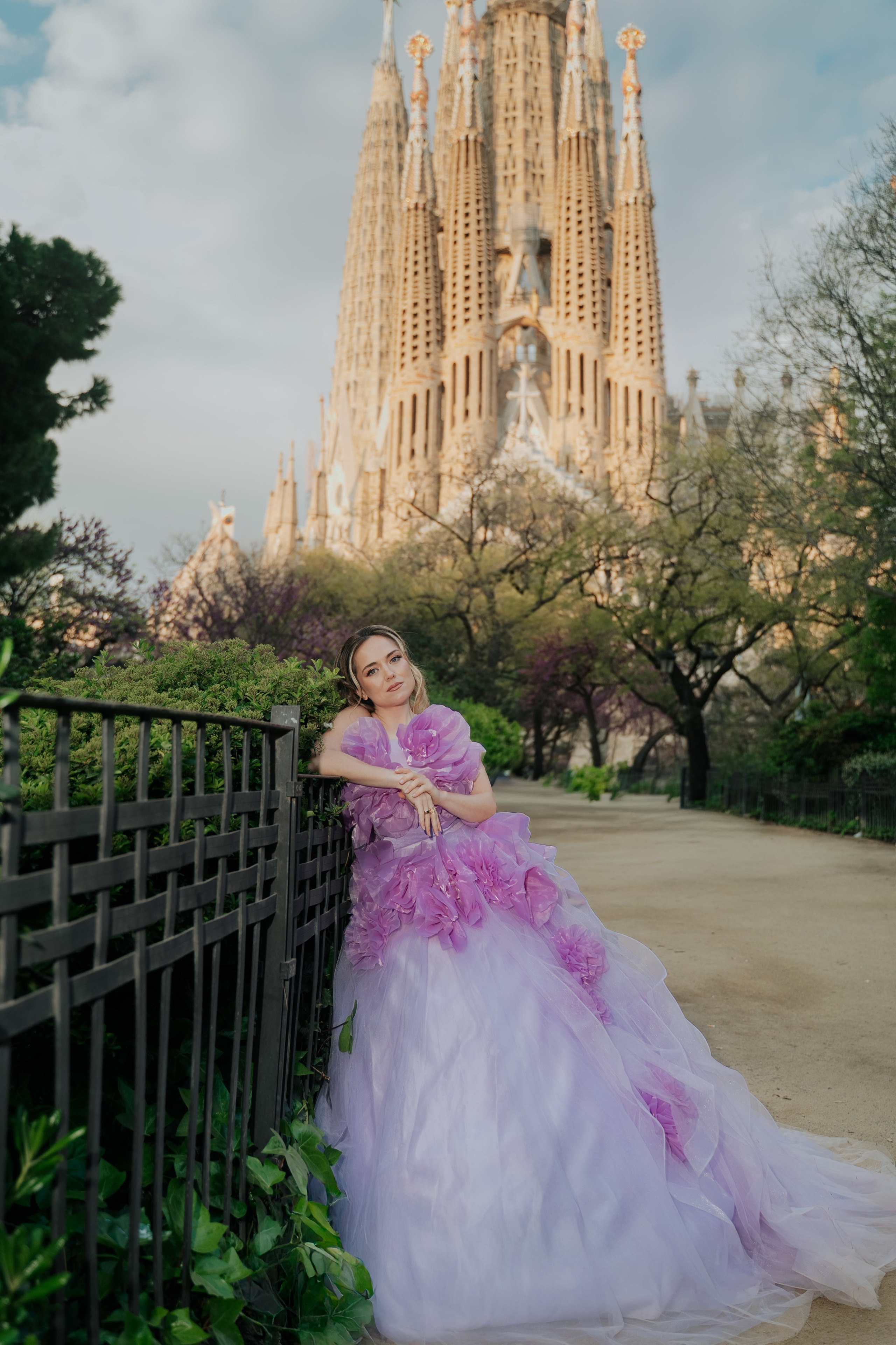 DiaFoto Luxury Dress Photoshoot in Barcelona | Dress Rental & Wow