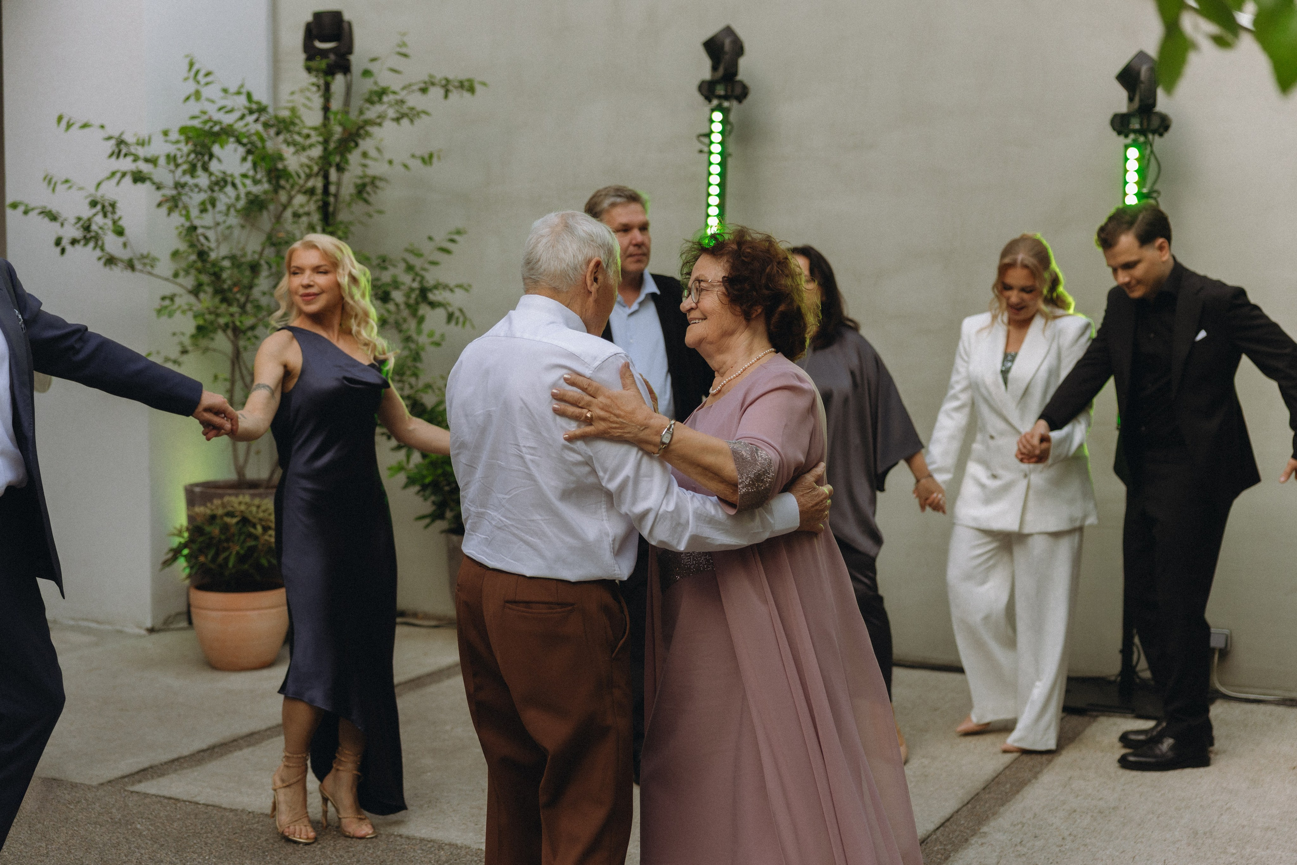 Paulina ir Deivydas | vestuvės Vynvytyje | Kaunas 2025. Vestuvių ir šeimų fotografė Lena Bondarenko / belove photo