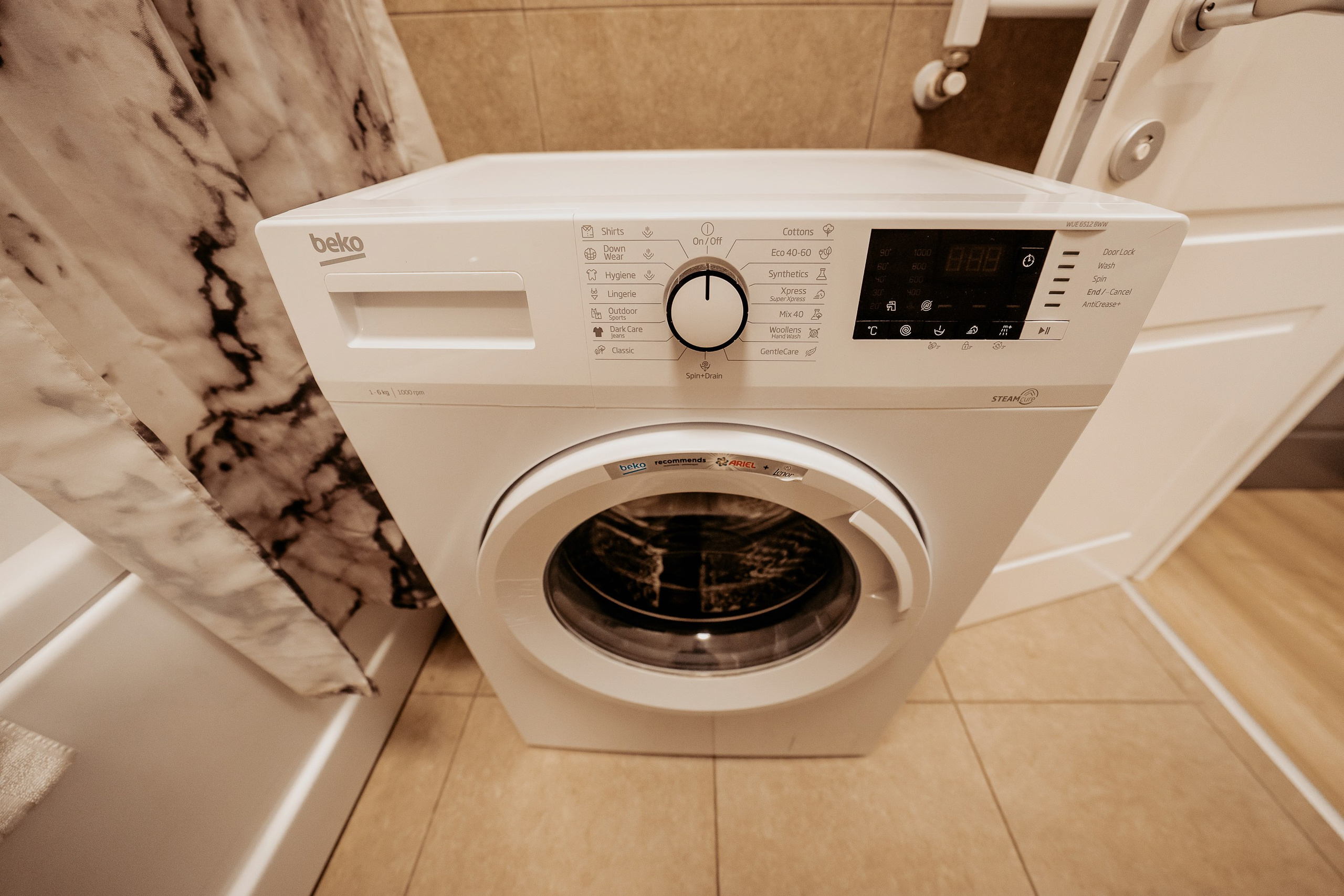 UpTowers - Imobiliare