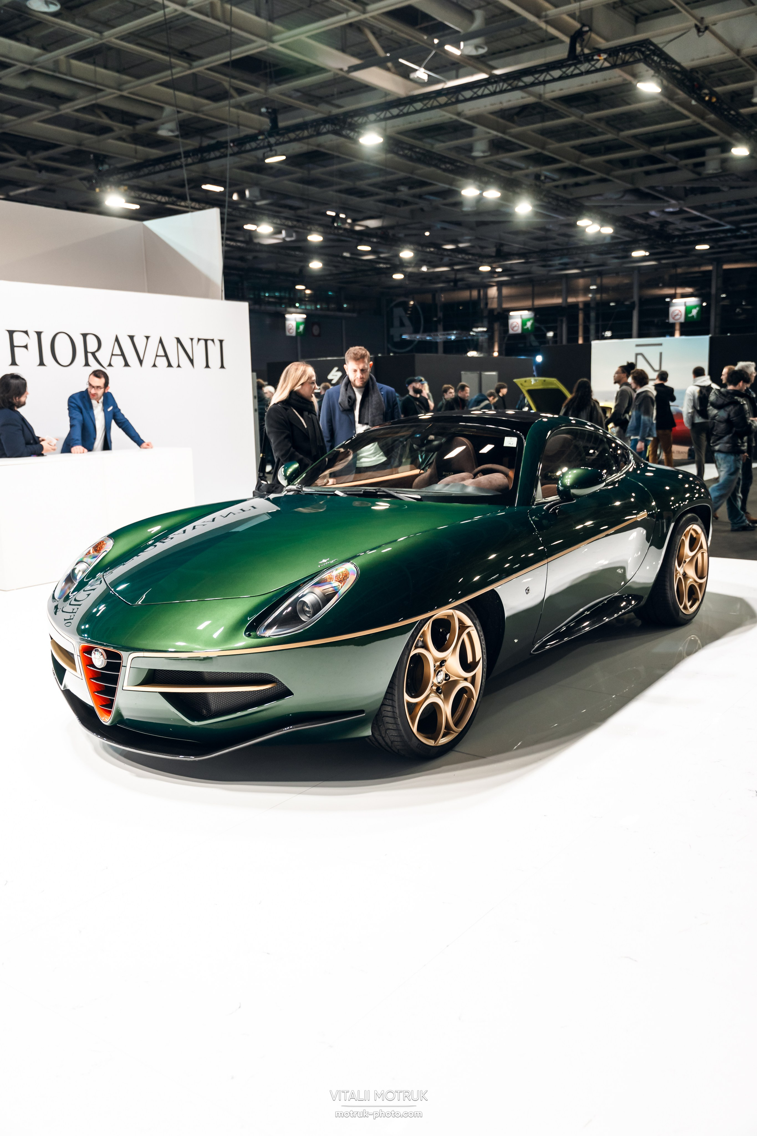 Retromobile 2026. Photographe de voitures à Paris — Vitalii Motruk