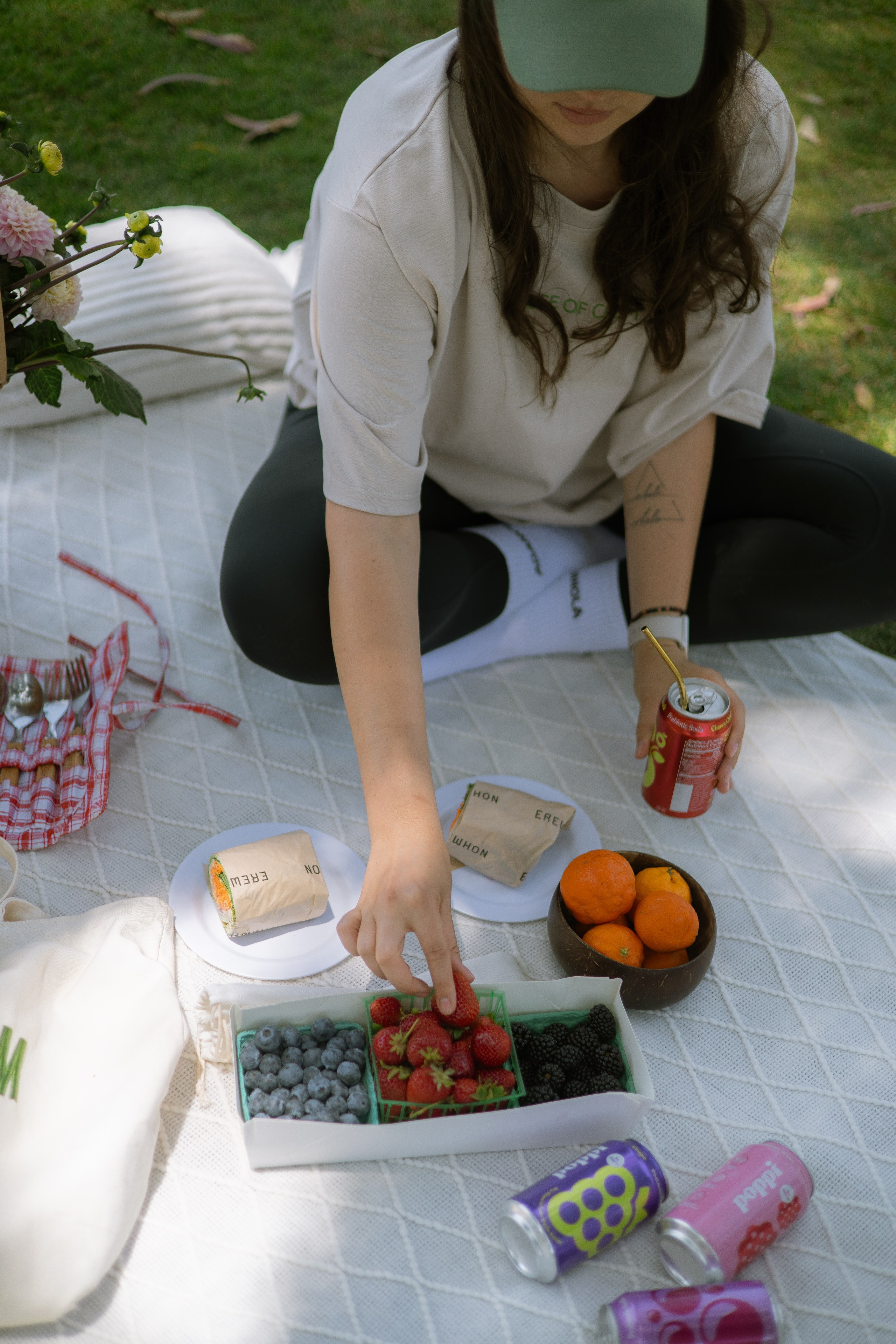 Farmer’s Market and Picnic | Photoshoot for House of Calm. Photographer in Los Angeles. Julia Ishmuratova