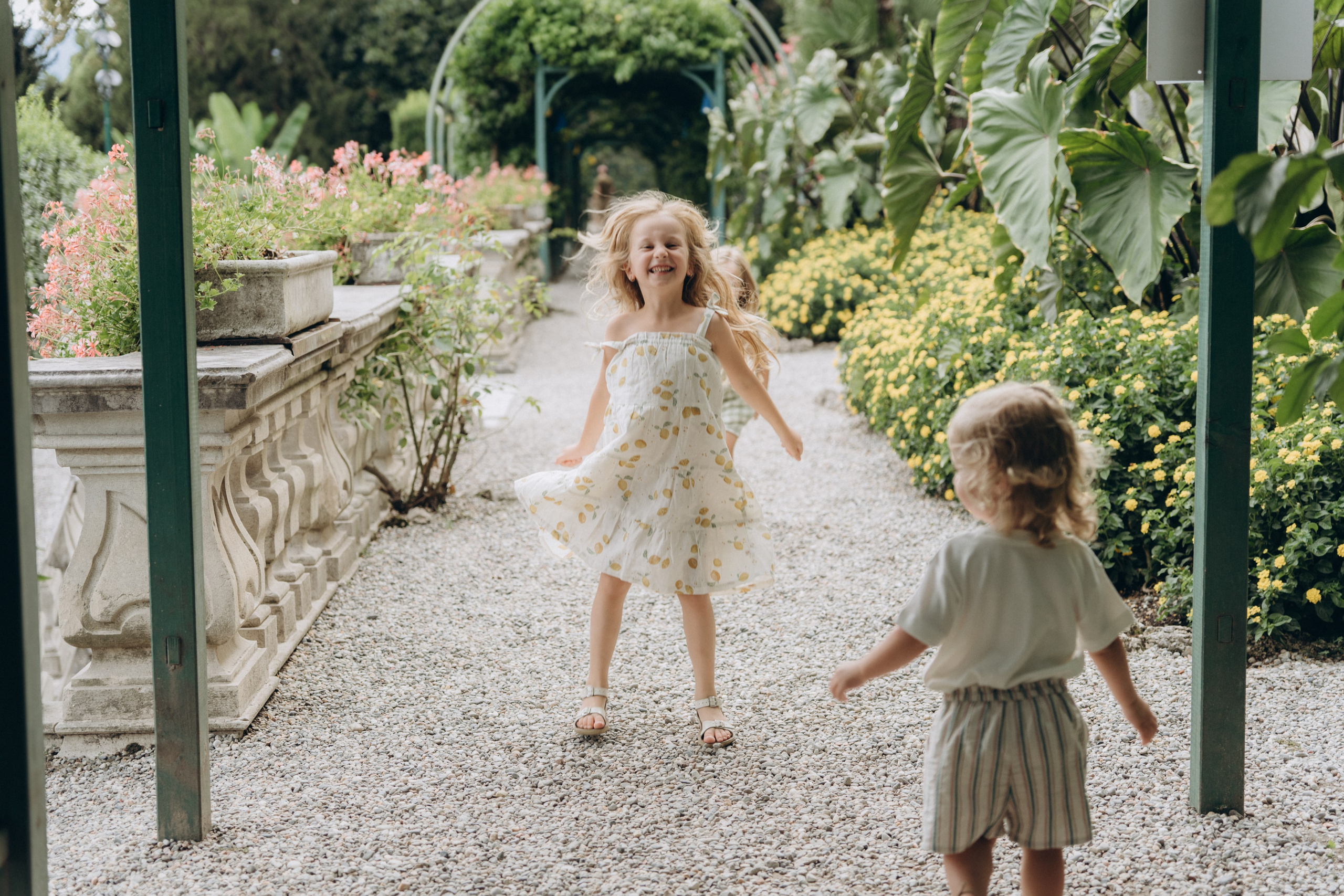 Family moments in Como Lake. PHOTOGRAPHER IN ITALY