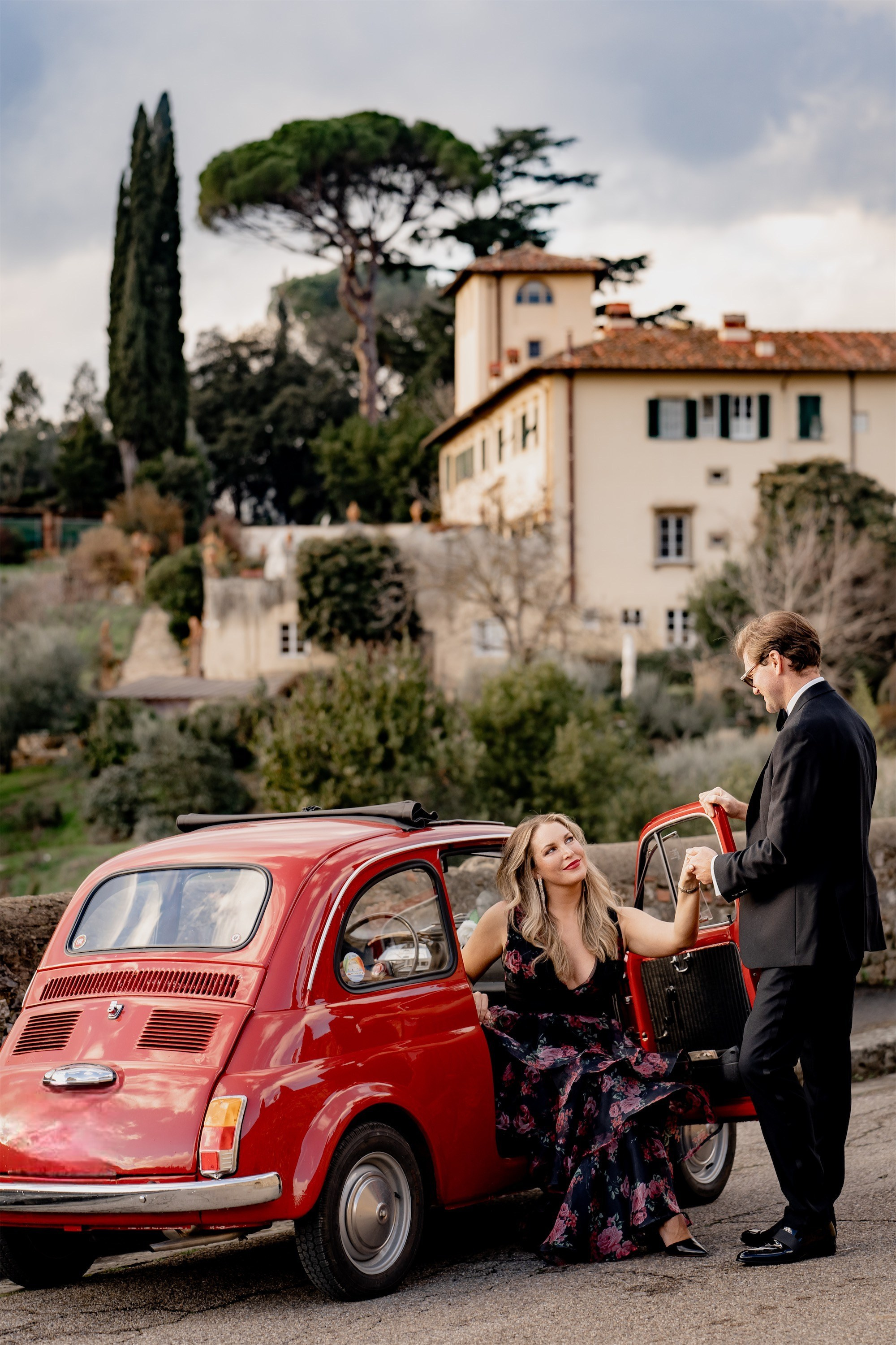 Photoshoot with Retro cars and Fiat500. Photographer in Florence Tuscany
