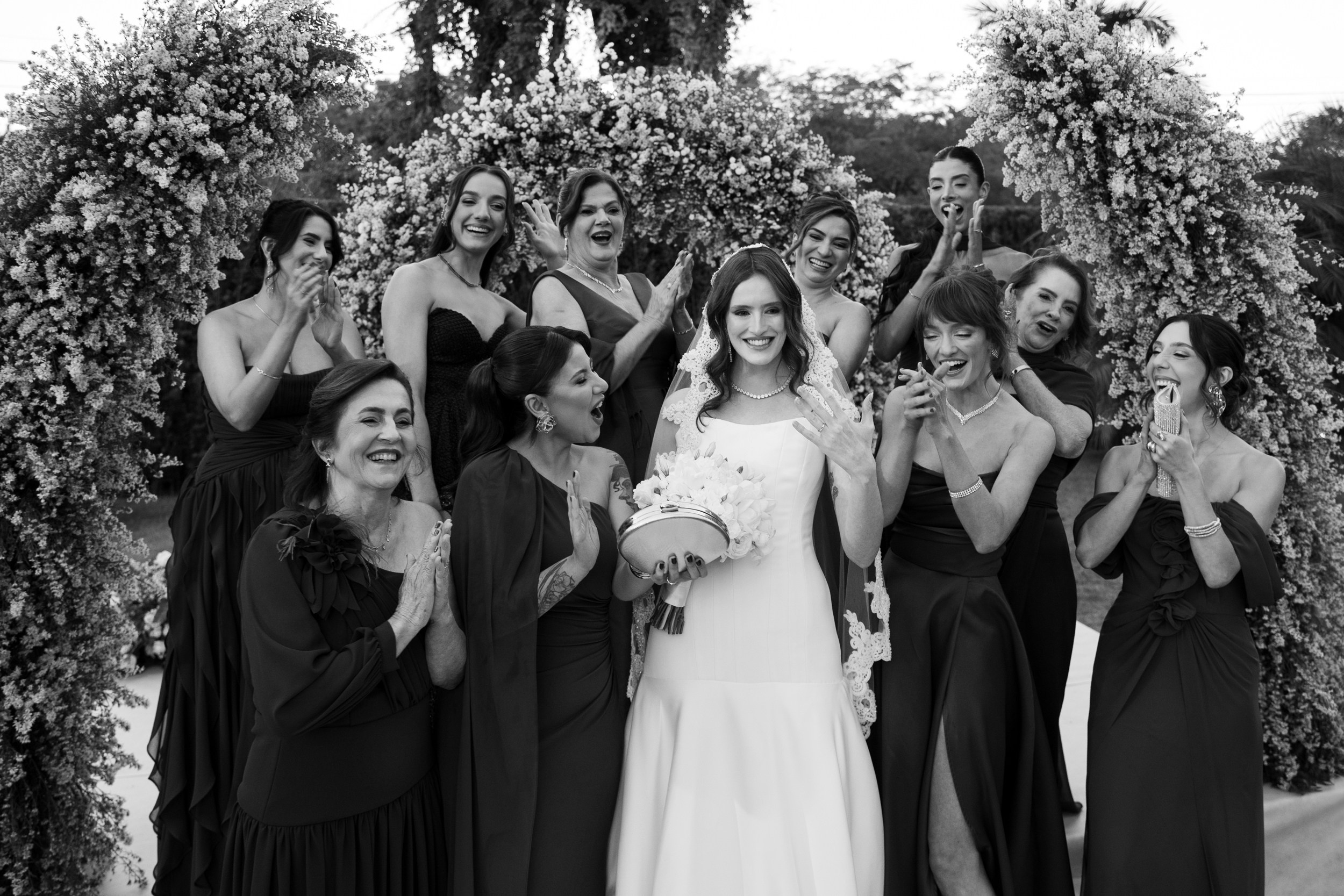 O casamento de Ana e Igor em Belo Horizonte, no LIAC Pampulha, foi registrado por Edu e Josi com foco em emoções reais e momentos espontâneos.