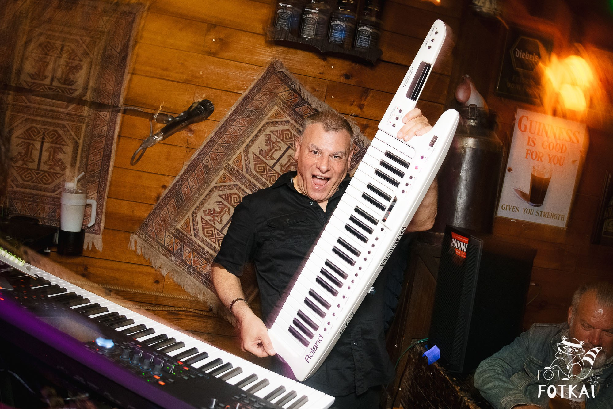 Amy Winehouse Tribute at El Paso Bar (March 28) — Live Concert Photo Report | FOTKAI