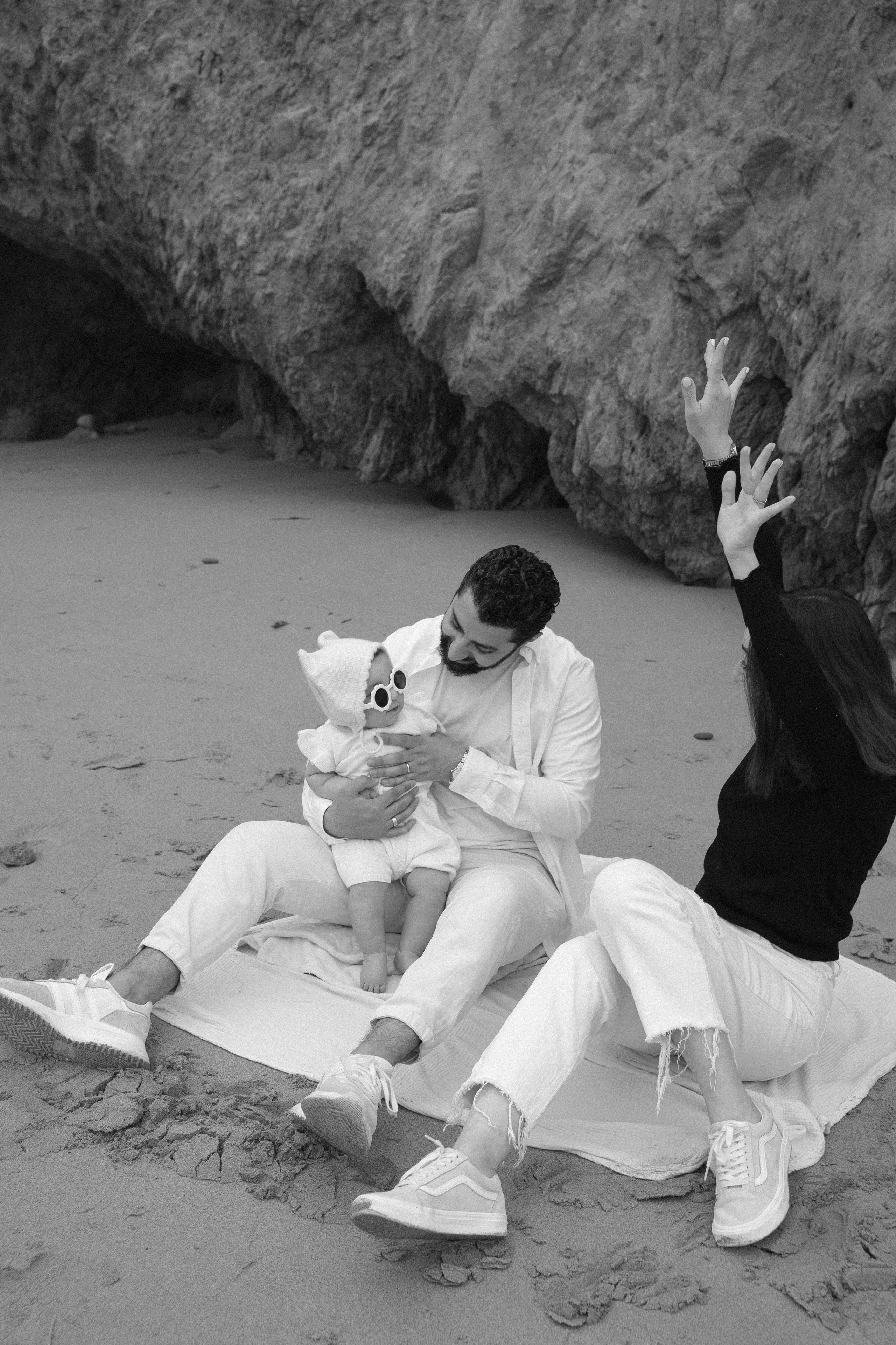 Family photoshoot. Family photoshoot outside. Beach photoshoot. Family holiday photoshoot. Sunset photoshoot