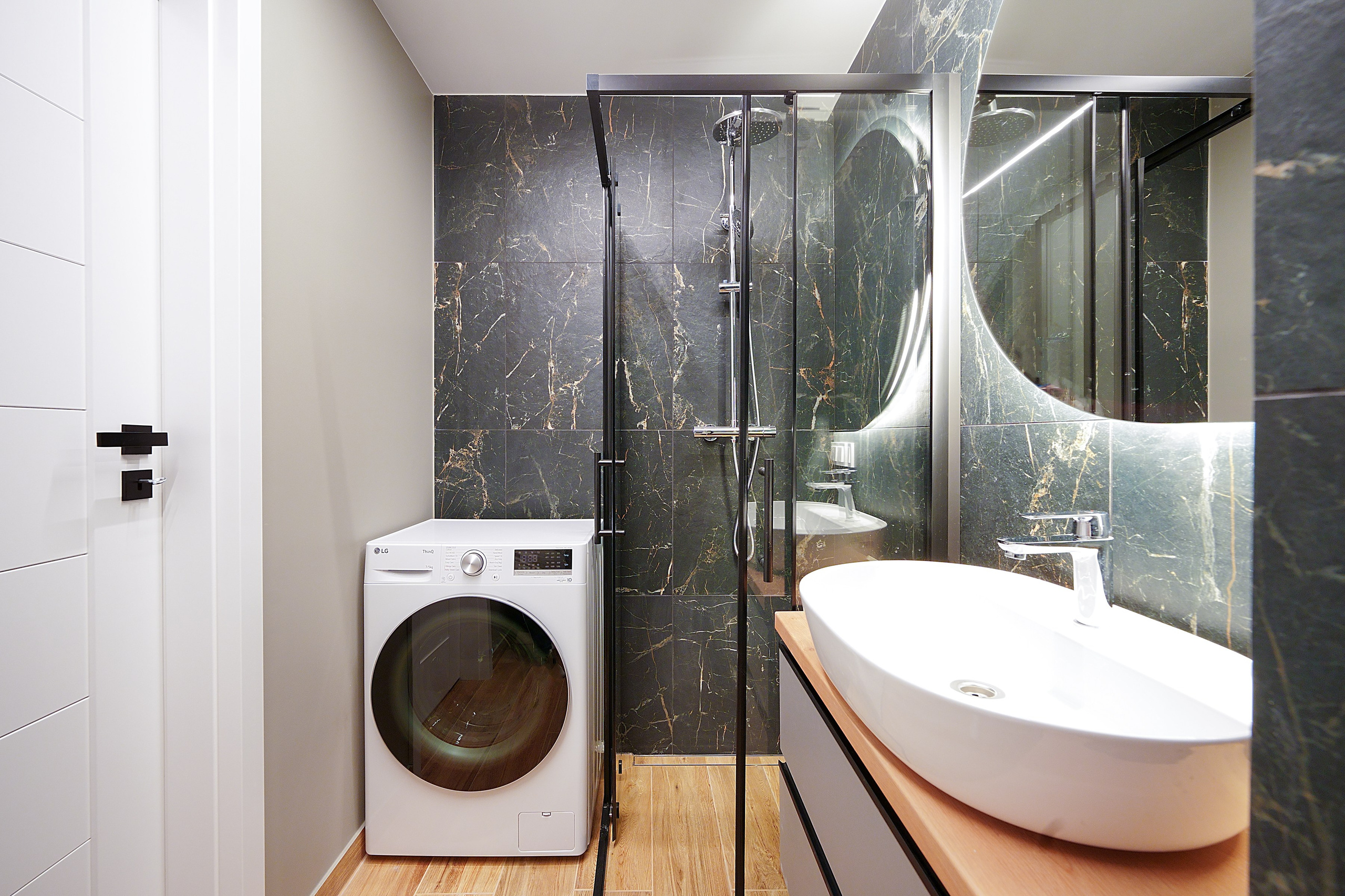 Stanevičiaus g. 82. Elina Sapiega fotografė Vilniuje