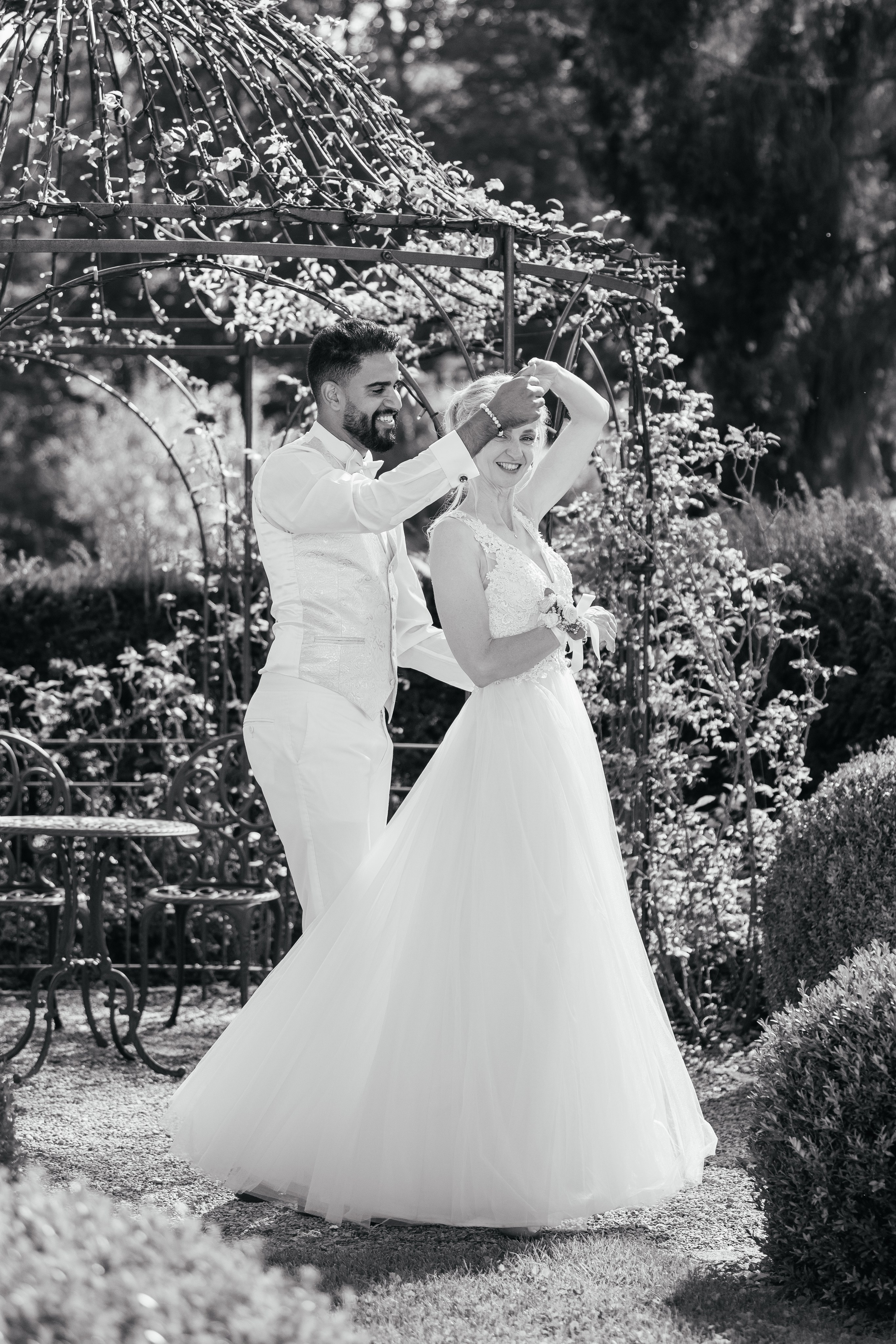 FLORENCE & JAMAL Dübendorf, Switzerland. I am Elena Altendorfer. Wedding photographer in Zurich and Switzerland