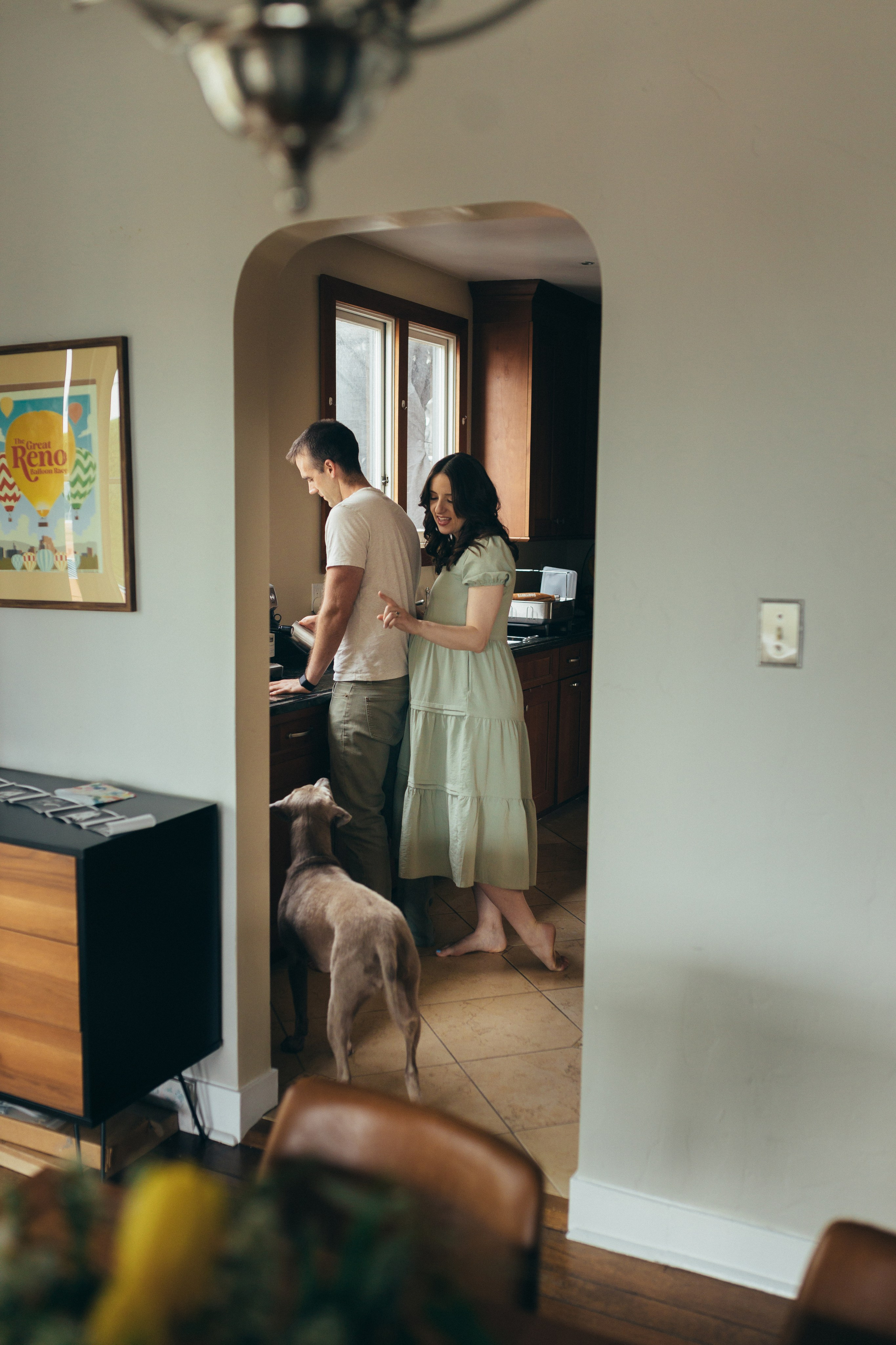 Cozy Home Maternity Photo session. Maternity, newborn photographer in the Bay Area|Iryna Rakivnenko