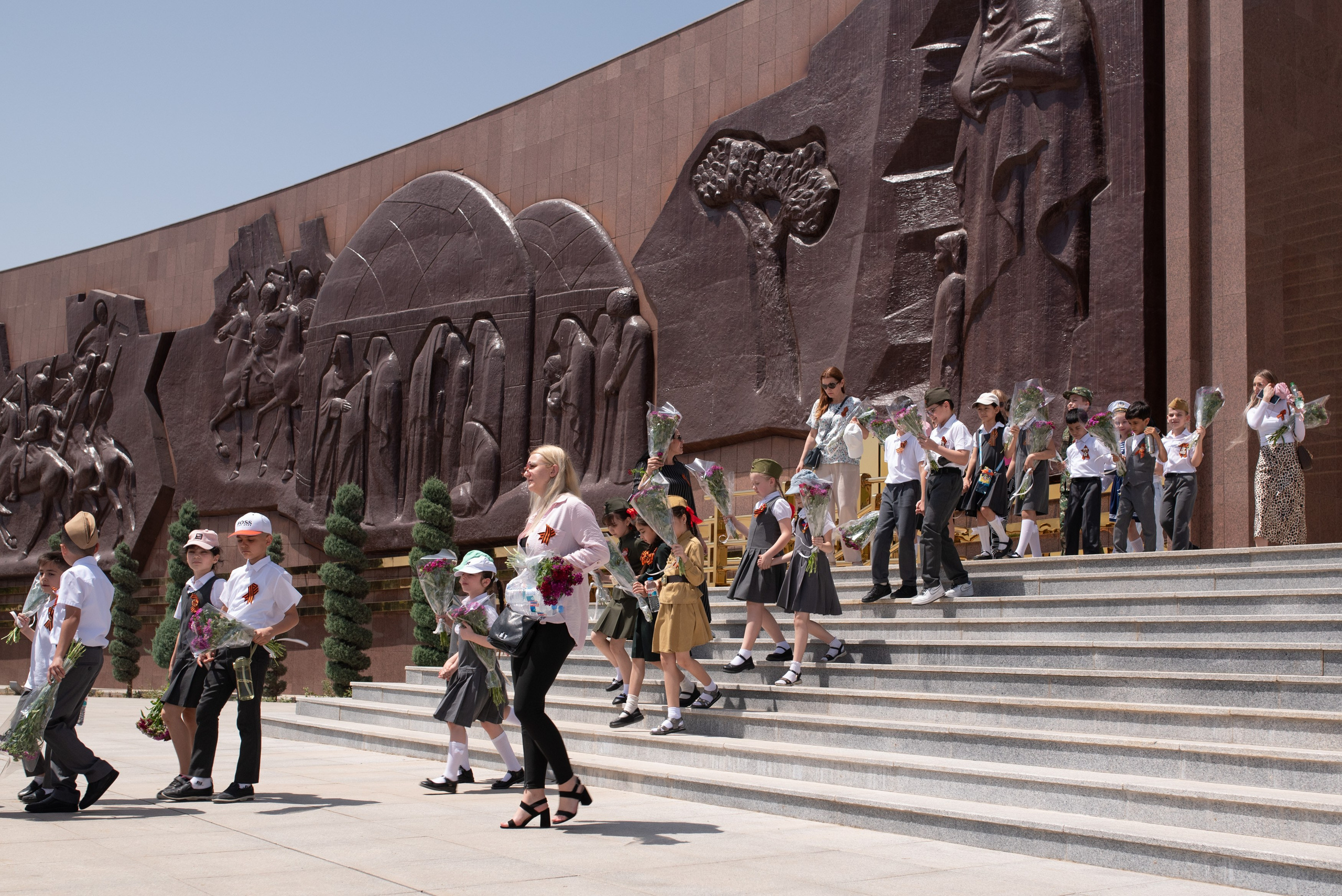 Вечный огонь 2"А» класс. Ваш фотограф в Ашхабаде Гамлет Осипов