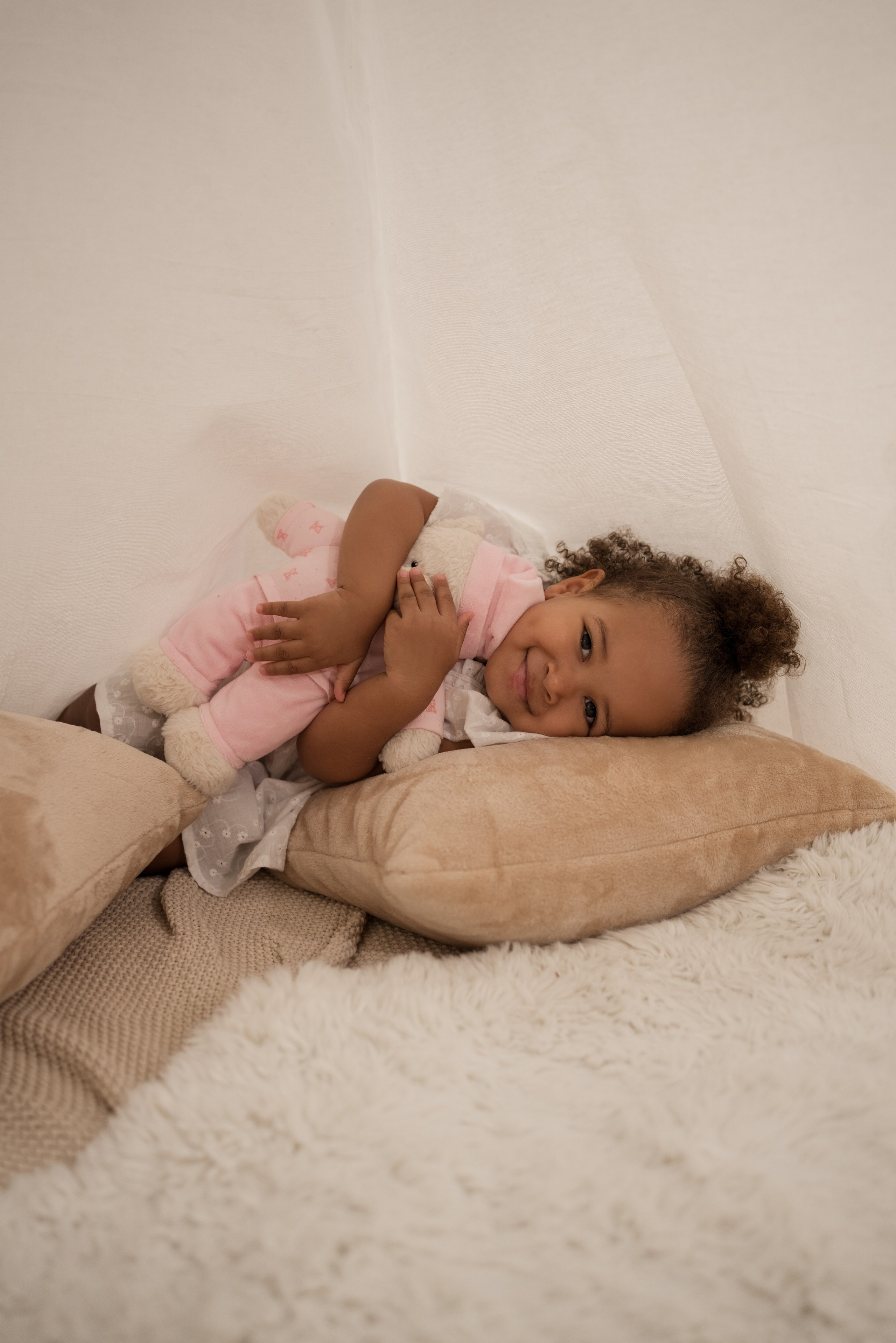 Home studio session. Angela Iakovleva — Family Photographer in Dubai