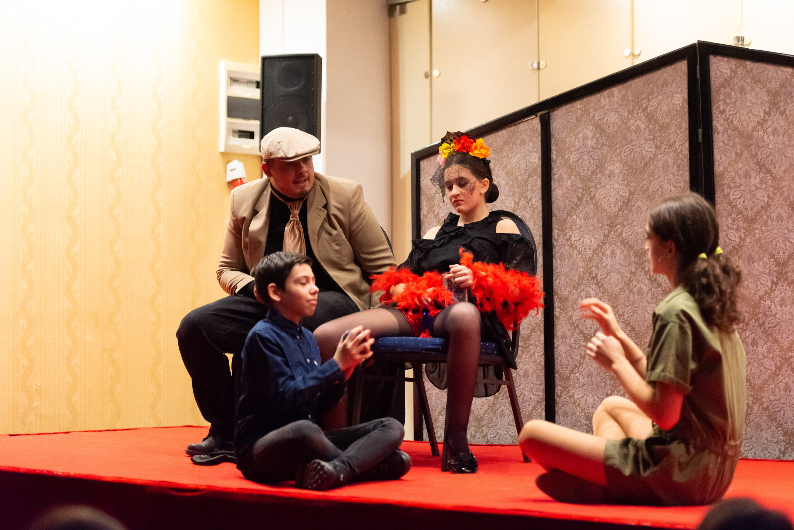 Fotograf de teatru, fotografie de teatru, fotografie industriala, povestea unei artiste, spectacol de teatru, fotografia de teatru, teatru si fotografia, atelier teatru, Art Fairs, foto business, pret fotograf corporate, Servicii Profesionale pentru Evenimente de Business, Portrete business, fotografii pentru evenimente organizate de companii,  piesa de teatru