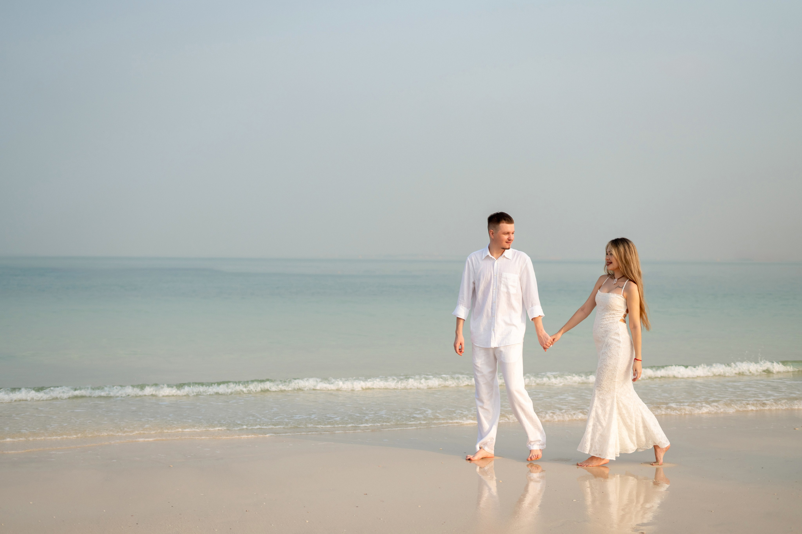 Sea breeze and kisses. Angela Iakovleva — Family Photographer in Dubai