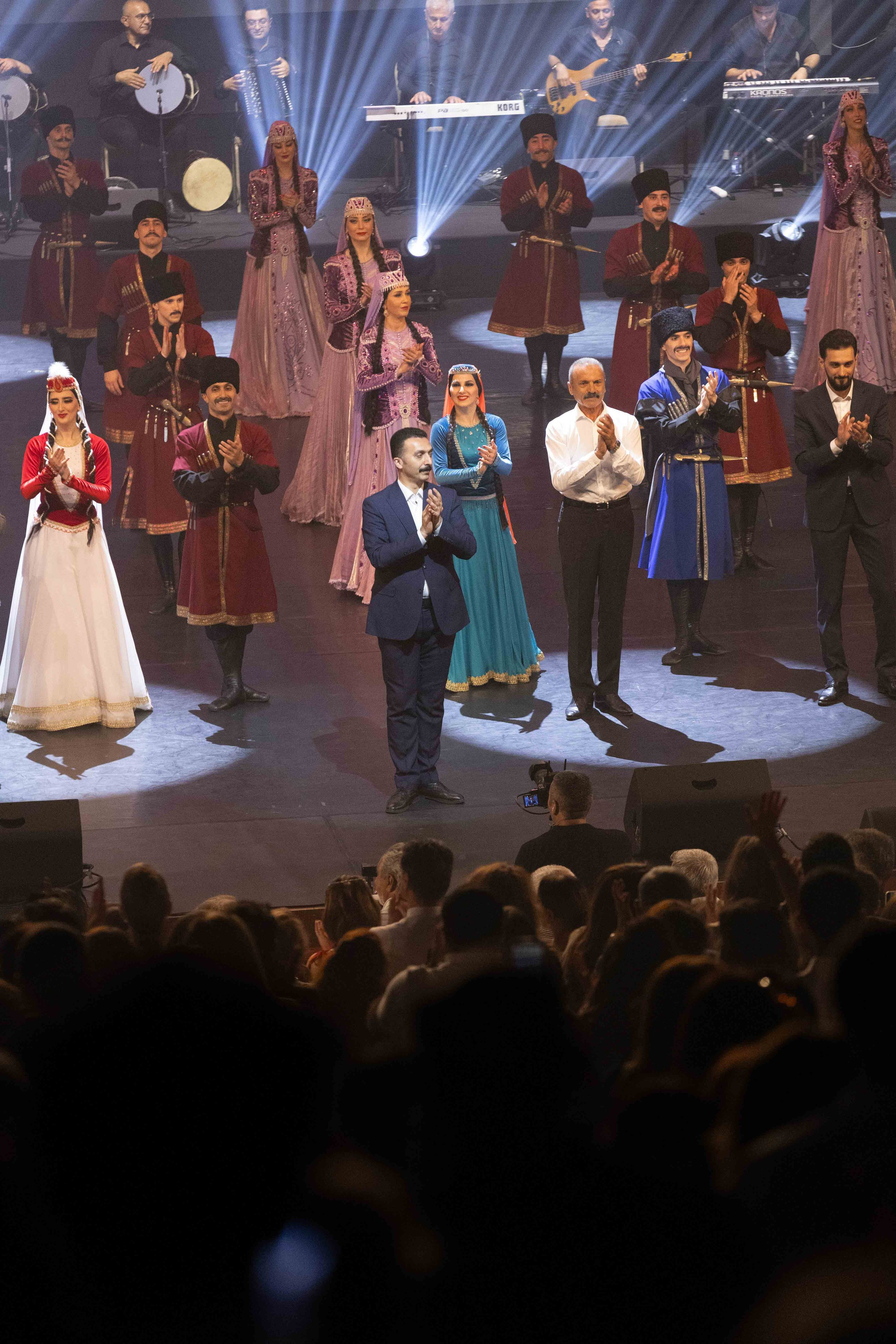 STATE DANCE ENSEMBLE. Wedding&Event photographer Ismail Rzayev in Baku