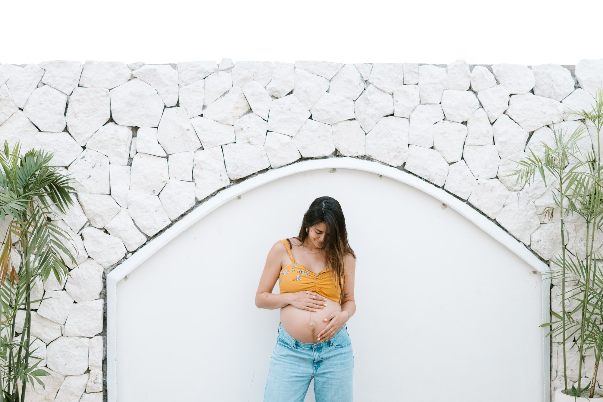LARISSA & SJUUL MATERNITY. Female Photographer in Bali