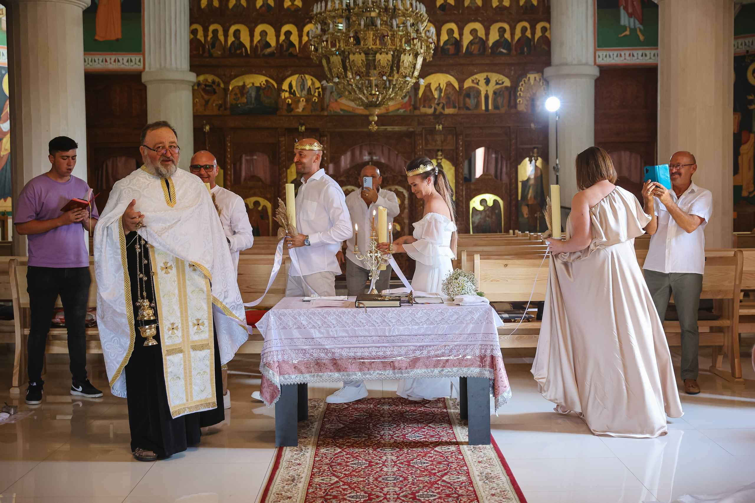 Nunta Cosmin și Simona de la La Moșu a fost exact genul de eveniment care demonstrează cât de frumoasă poate fi o nuntă în aer liber. Rares Bucur is a professional wedding photographer based in Cluj-Napoca, Romania, specializing in wedding photography