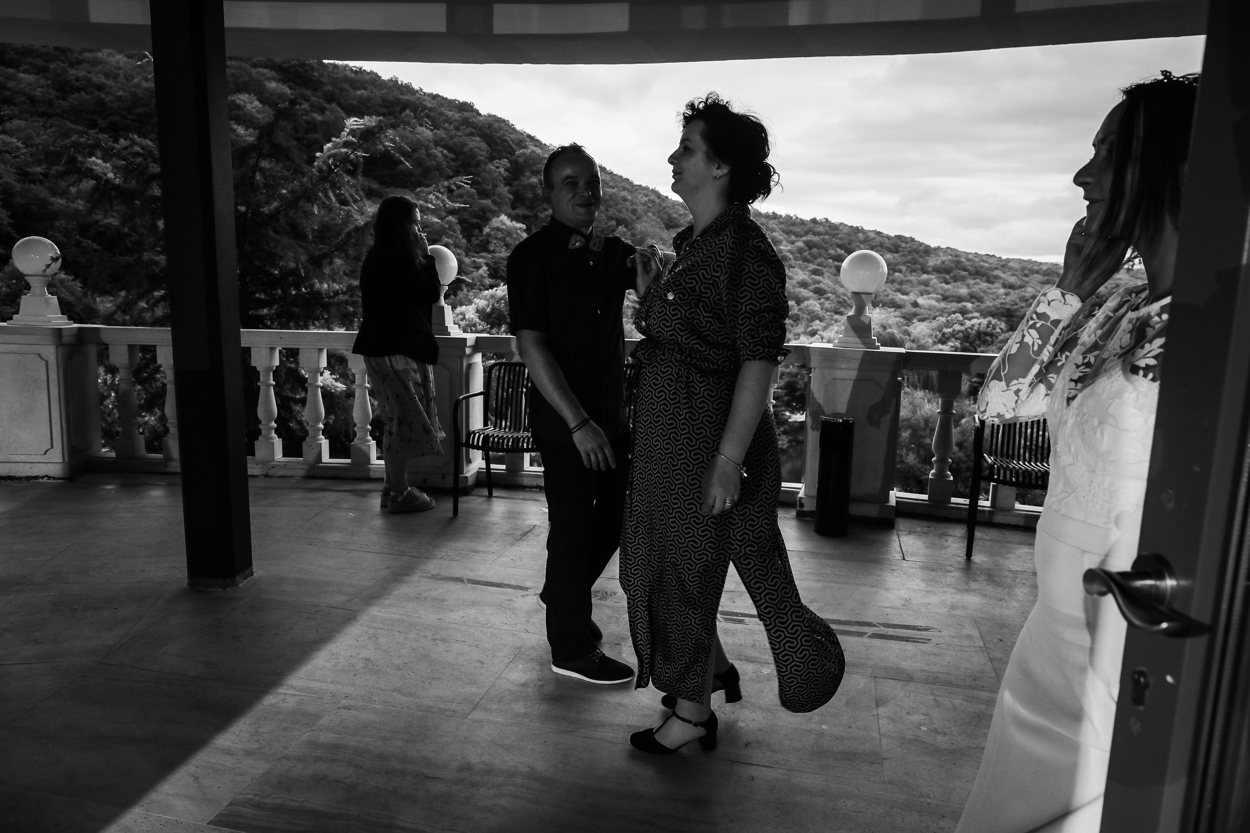 Oana&Bogdan — distractie, rasete, amintiri. Rares Bucur is a professional wedding photographer based in Cluj-Napoca, Romania, specializing in wedding photography