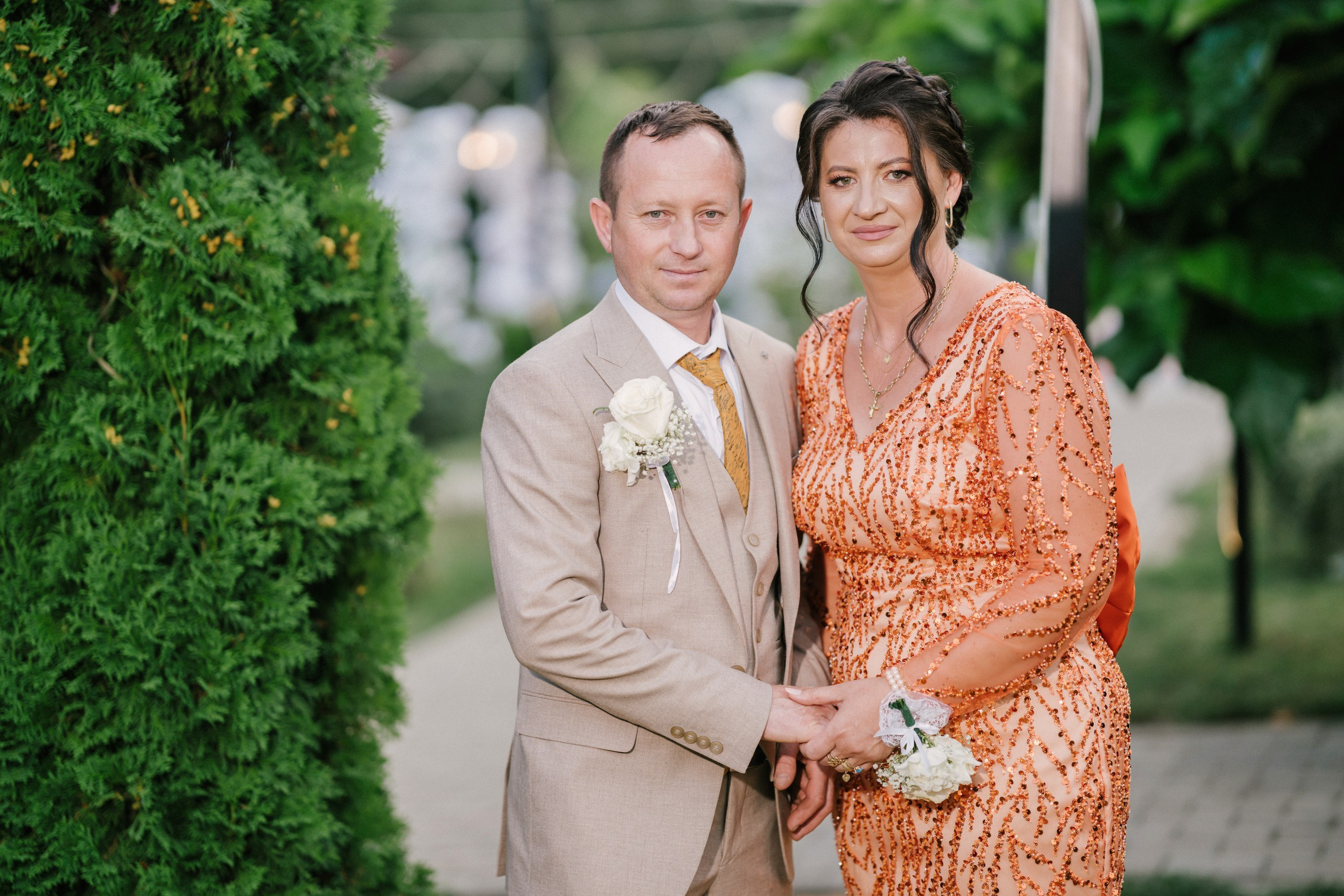 - mireasă Lavinia pregătire casa părintească Hârlău- mire Mihai pregătire Flămânzi cavalerii de onoare- fotograf nuntă Casa Jorovlea- ședință foto miri Mihai și Lavinia- nuntă elegantă Casa Jorovlea- fotografie de nuntă naturală România- domnișoare de onoare pregătire mireasă- emoții nuntă biserică- dansul mirilor Casa Jorovlea* fotograf profesionist nuntă Botoșani Iași* fotografie documentară de nuntă- familie și prieteni la nuntă- nași Mihai și Nicoleta nuntă- portret mireasă în lumină naturală- petrecere nuntă Casa Jorovlea- Nuntă Mihai și Lavinia – momente emoționante din ziua nunții, pregătirile mirilor în Hârlău și Flămânzi, ceremonia religioasă și ședința foto realizată de  AlinoFotoStudio -  Mireasa Lavinia în timpul pregătirilor la Hârlău-  Mihai pregătit de cavalerii de onoare în Flămânzi - Ceremonia religioasă a mirilor Mihai și Lavinia-Ședință foto romantică de nuntă Mihai și Lavinia - Dansul mirilor la petrecerea de nuntă -  fotograf nuntă Iași-  fotograf nuntă Botoșani- wedding photography Romania- AlinoFotoStudio - AlinoFotoStudio - Alin Chirilă fotograf - fotograf Botoșani - fotograf Iași - fotograf Hârlău - fotograf Bacău - fotograf Suceava - fotograf București - fotograf Neamț - servicii foto video - fotograf evenimente - fotograf nuntă - fotograf botez - wedding photographer Romania - ședință foto nuntă - fotografie de eveniment - wedding photography - fotografie profesională - fotograf profesionist România- povestitor prin fotografie, servicii foto - video -profesionale