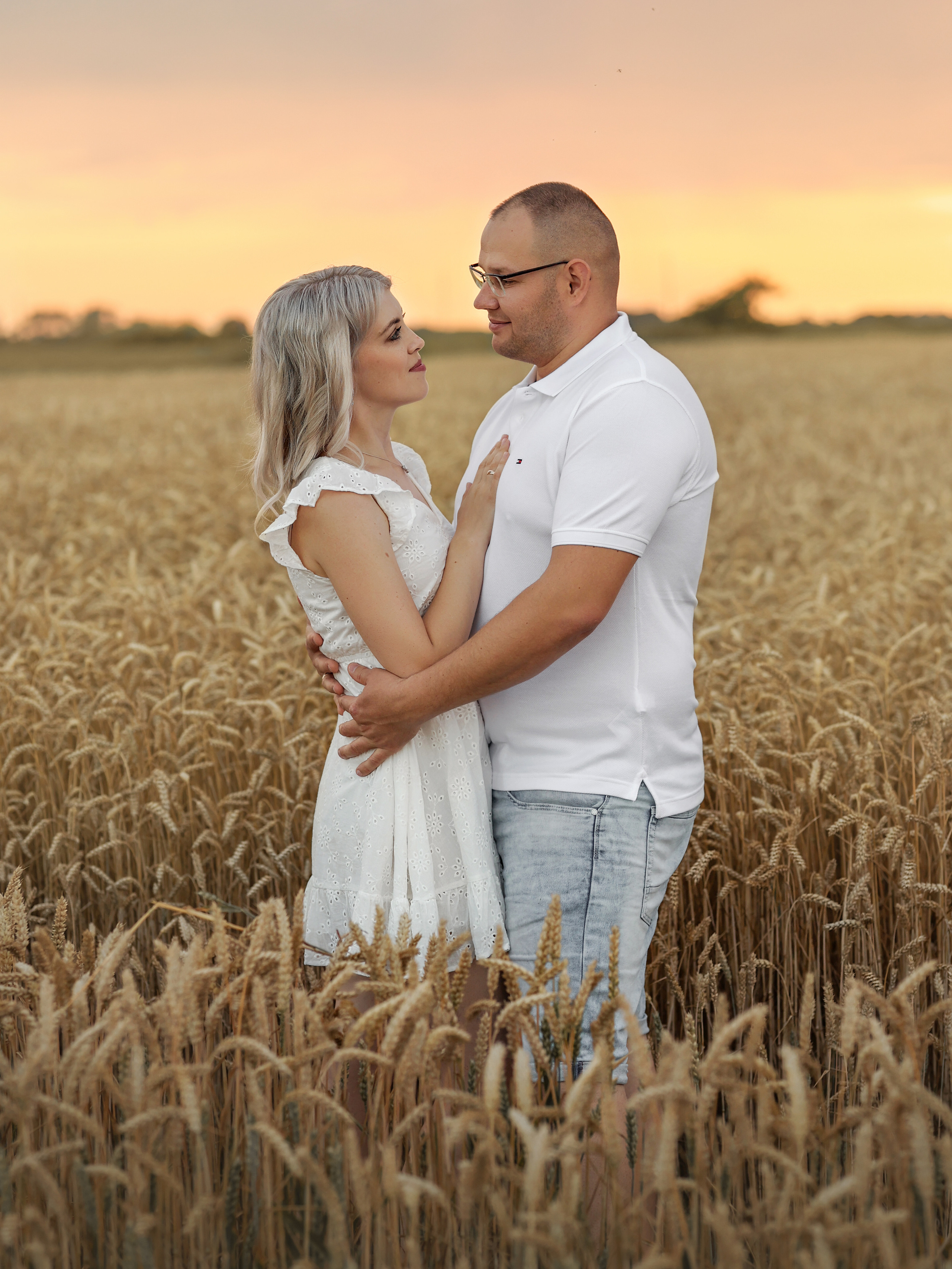 Familien Shooting im Weizenfeld. Familien- Fotografin in Marienhafe, Aurich, Emden, Norden, Leer