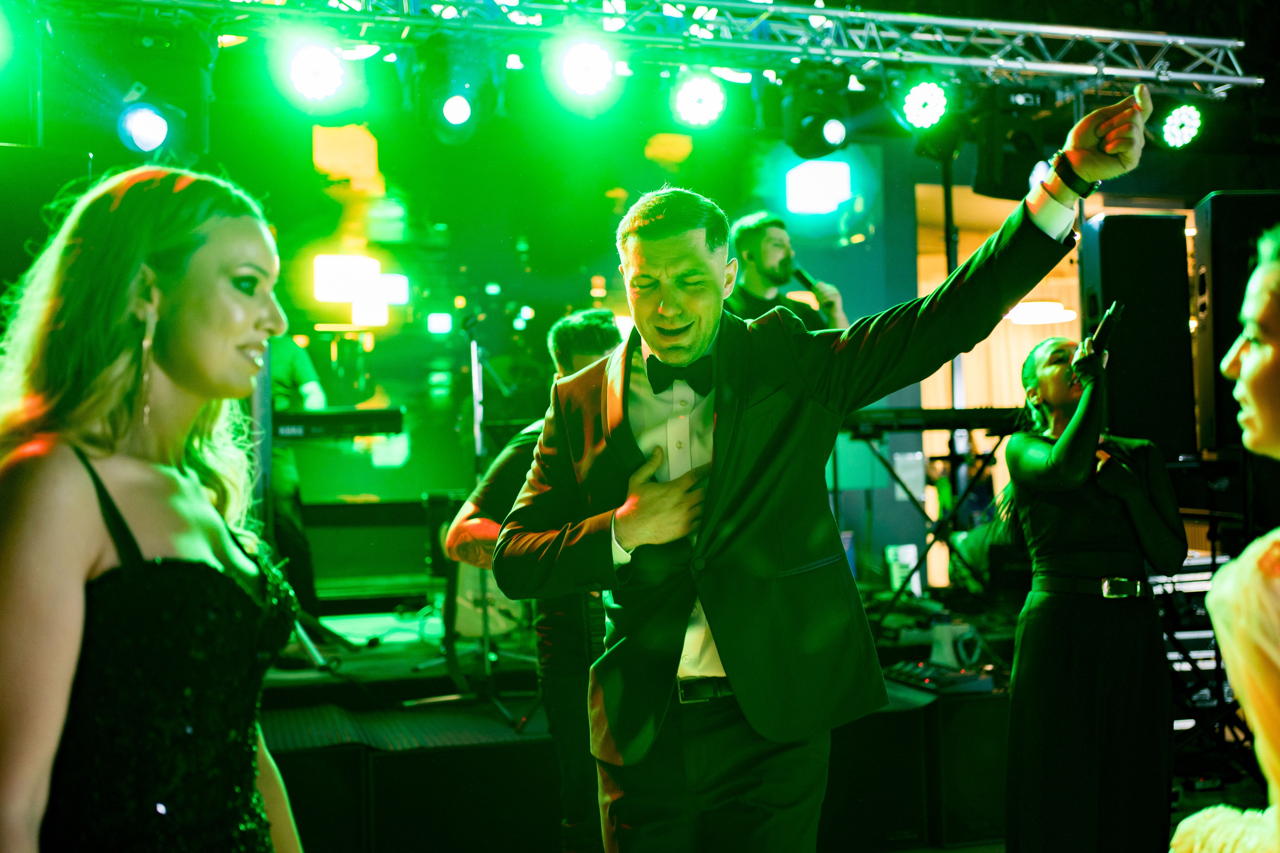 PARTY. Gabriel Florea — Fotograf nuntă București