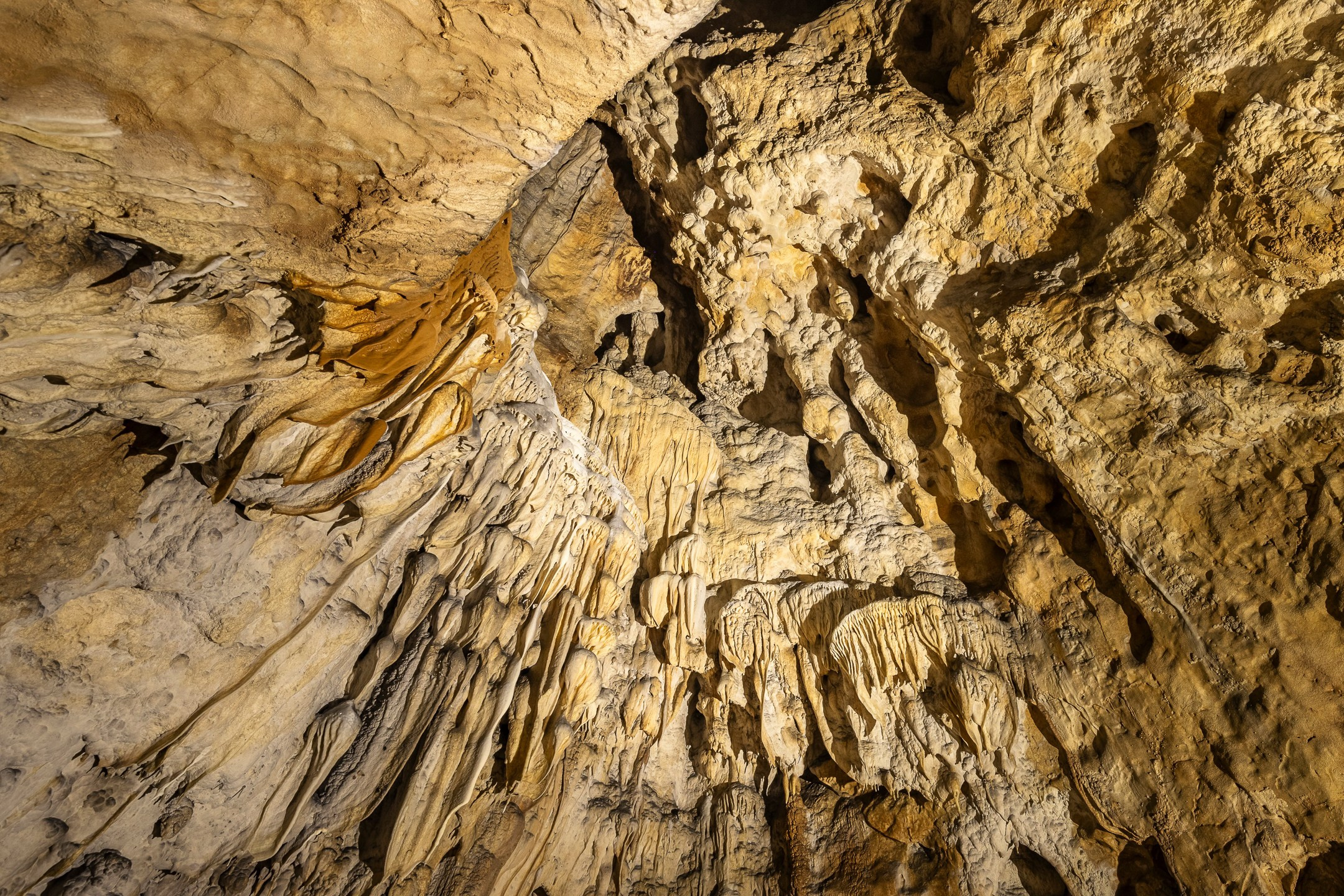 Bijambare — Underground World is a photography series by photographer Namir Čomaga, presenting the fascinating underground landscapes and natural cave formations through nature and landscape photography.The photographs were created in Bijambare Cave, near Sarajevo, Bosnia and Herzegovina, documenting spectacular stalactites, stalagmites and limestone cave formations through carefully composed images that reveal the beauty of the underground world.This gallery is part of the author's photography portfolio, focusing on Sarajevo photography, Bosnia and Herzegovina photography, nature photography, landscape photography and travel photography.