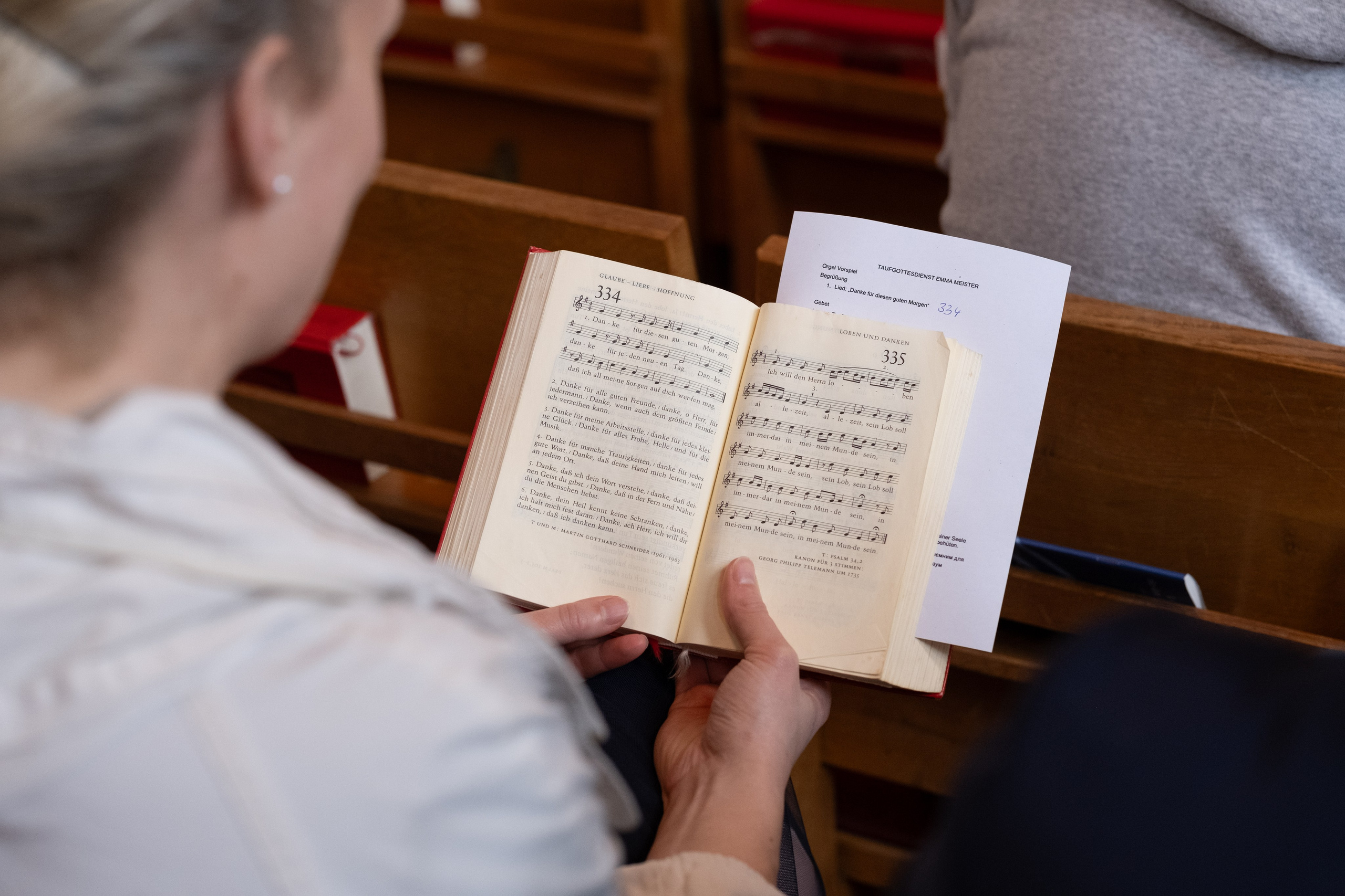 Die Taufe der kleinen Prinzessin. Newborn Baby Fotografie Flensburg Babyfotoshooting