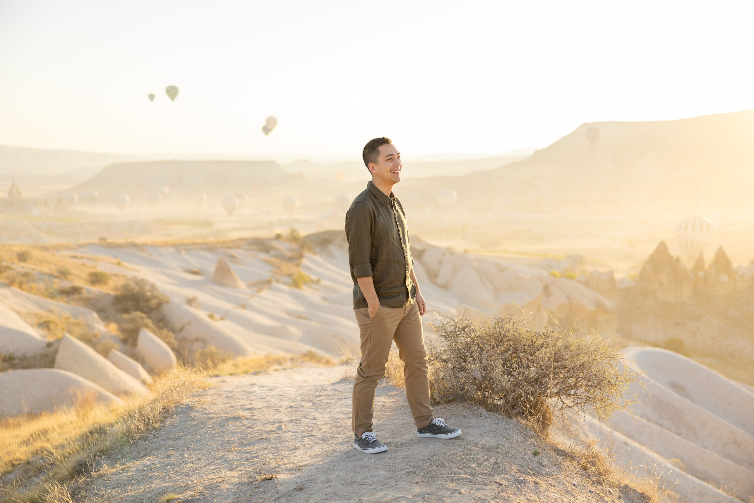 Romantic Love Story Photoshoot with Hot Air Balloons in Cappadocia. Julia Ganch I Fashion Wedding Photography I Cappadocia Turkey