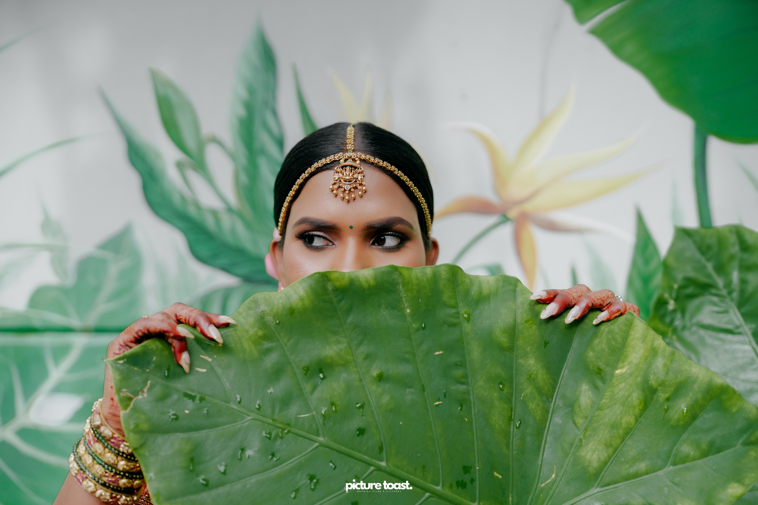 Traditional Kerala Hindu Wedding Ft. Anusree & Vishnu. Fine art Wedding Photographers in India & Canada