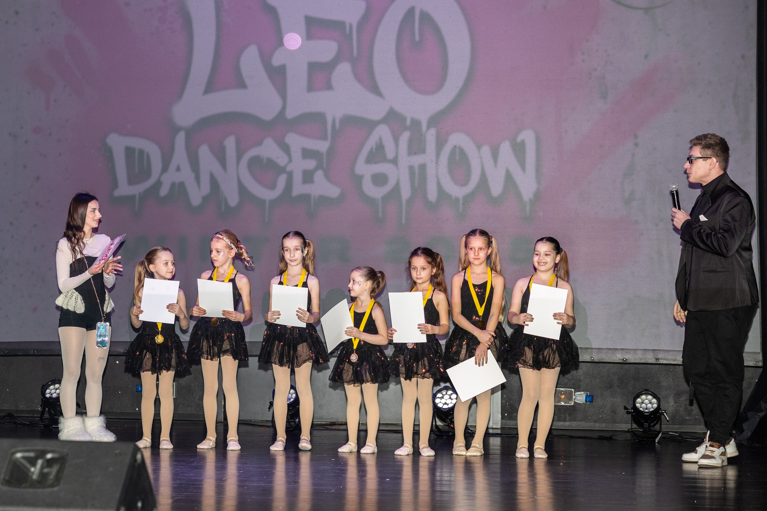 LEO DANCE SHOW WINTER 2025. Семейный и детский фотограф в Варшаве Мила Бобровская