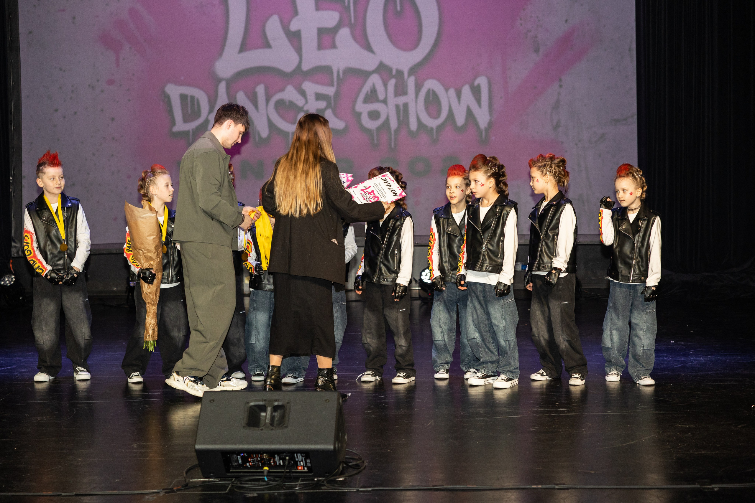 LEO DANCE SHOW WINTER 2025. Семейный и детский фотограф в Варшаве Мила Бобровская