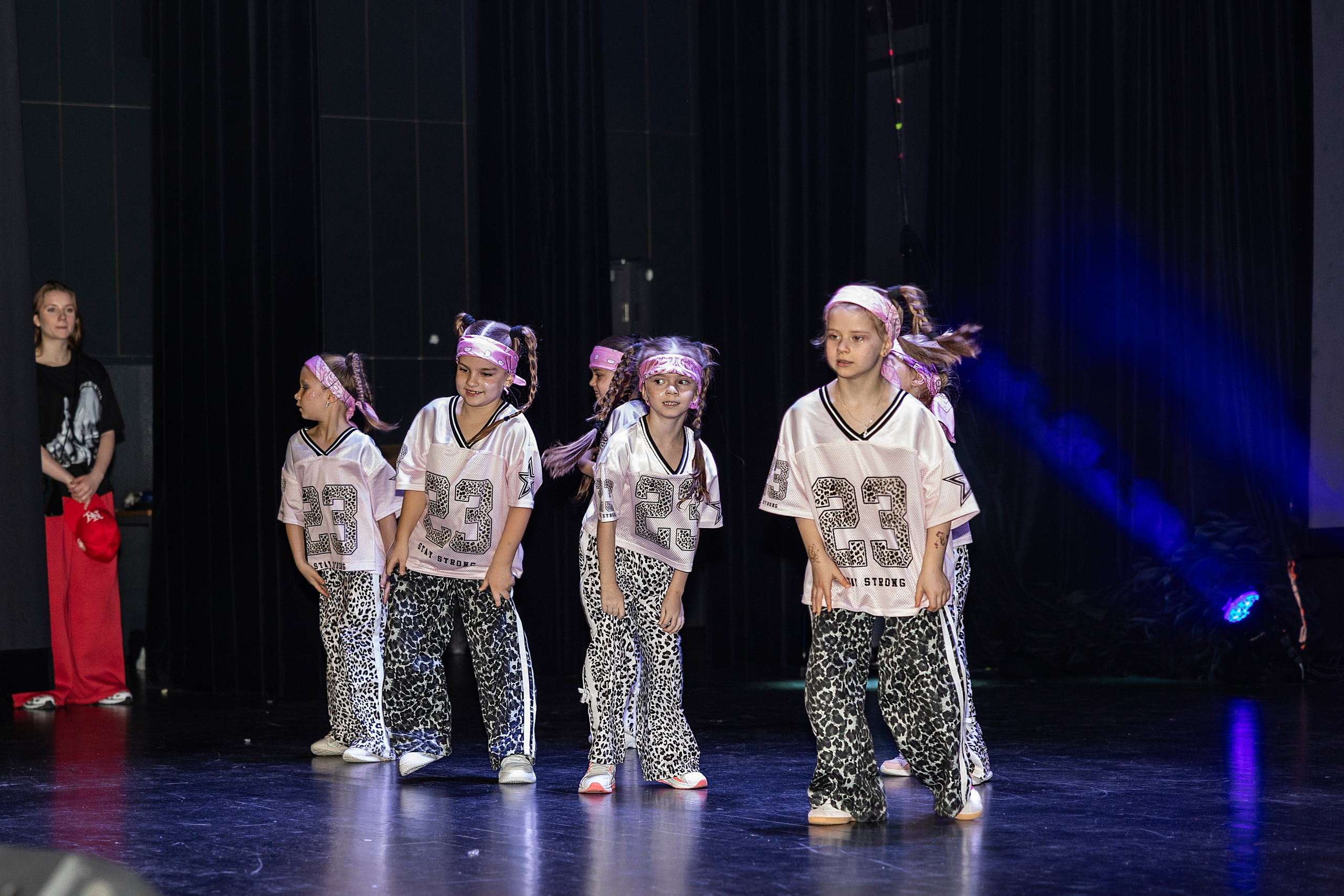 LEO DANCE SHOW WINTER 2025. Семейный и детский фотограф в Варшаве Мила Бобровская