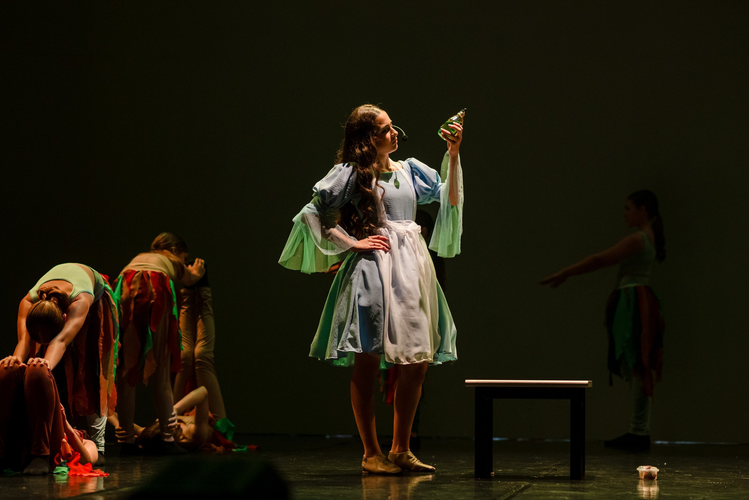 Espetáculo Teatral Alice no País das Maravilhas — Recriarte
