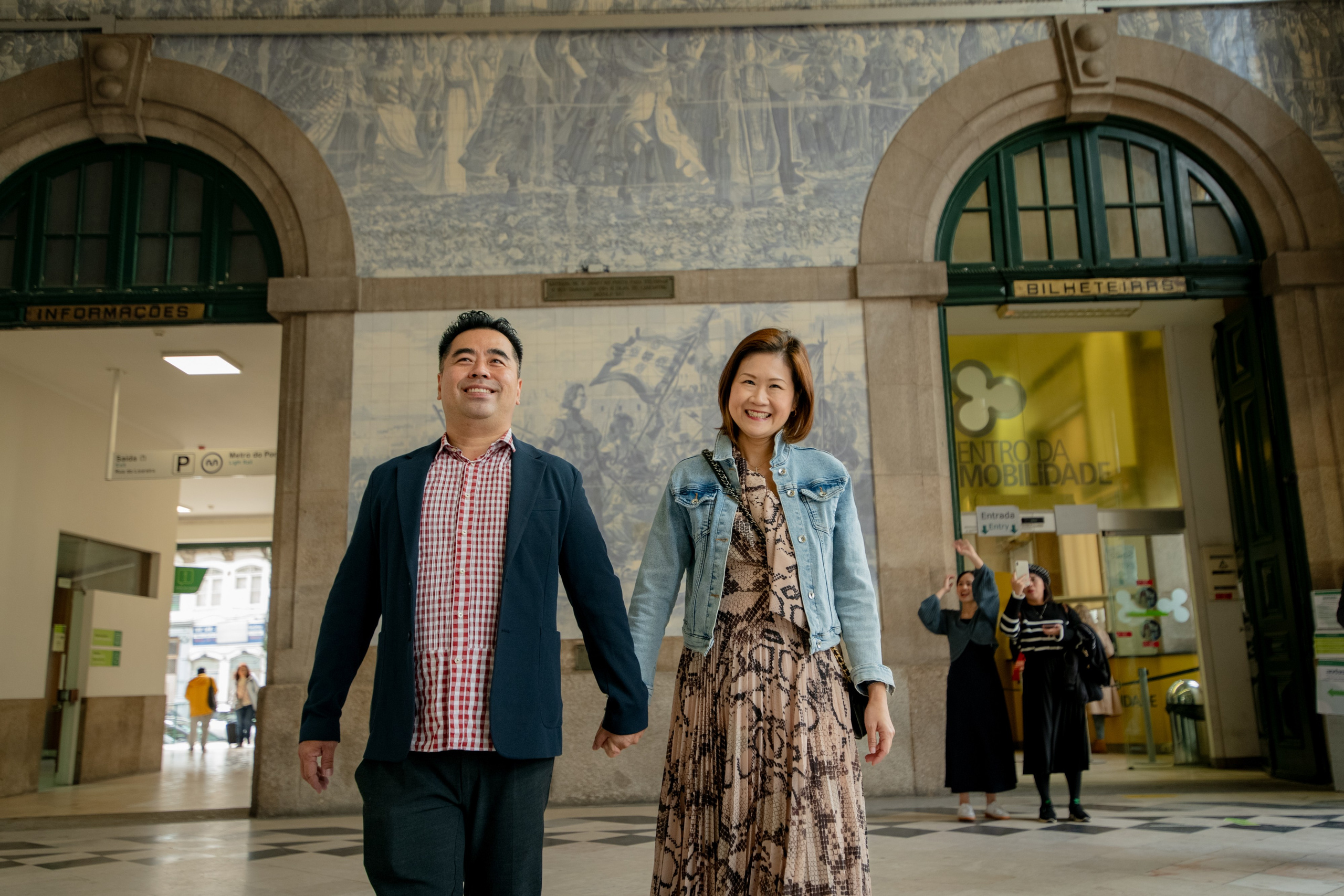 YOKE and ALFRED. Walking in Porto after the rain. Anastasiia Antoniuk portrait, family and couple photographer, Portugal