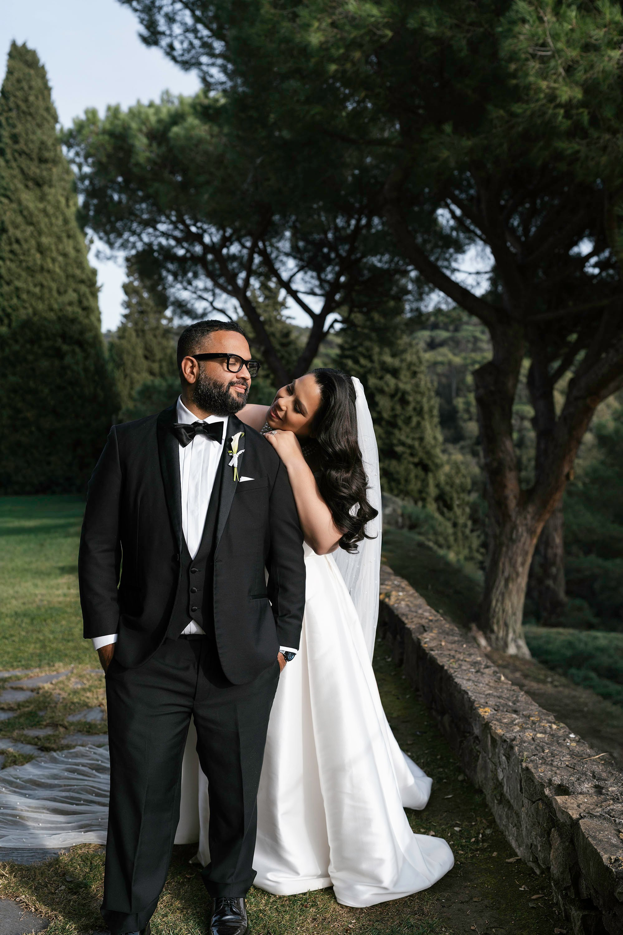 Donielle and Edwin. Fotógrafos de bodas de destino y creadores de contenido con base en España