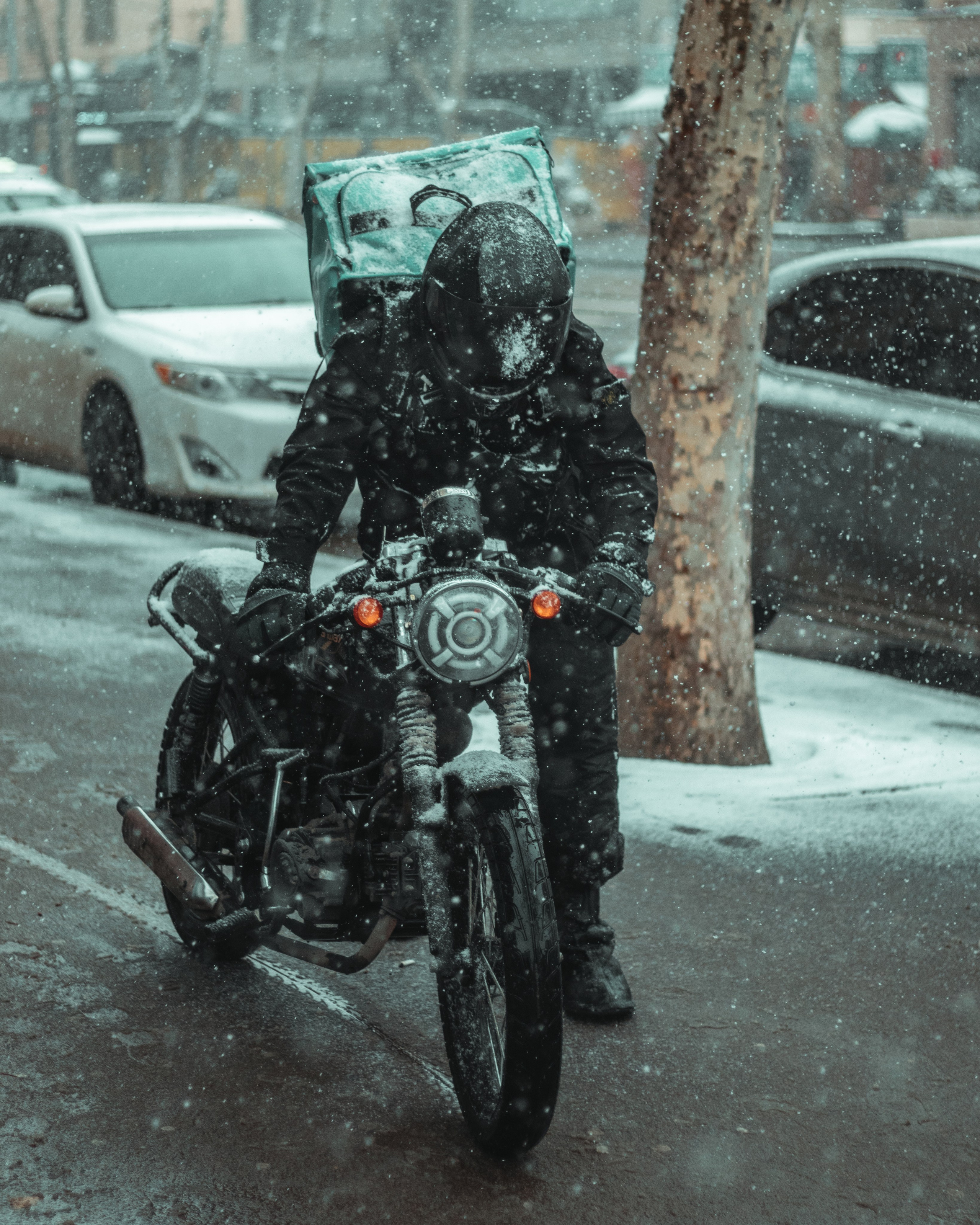 T B I L I S I. Bspander