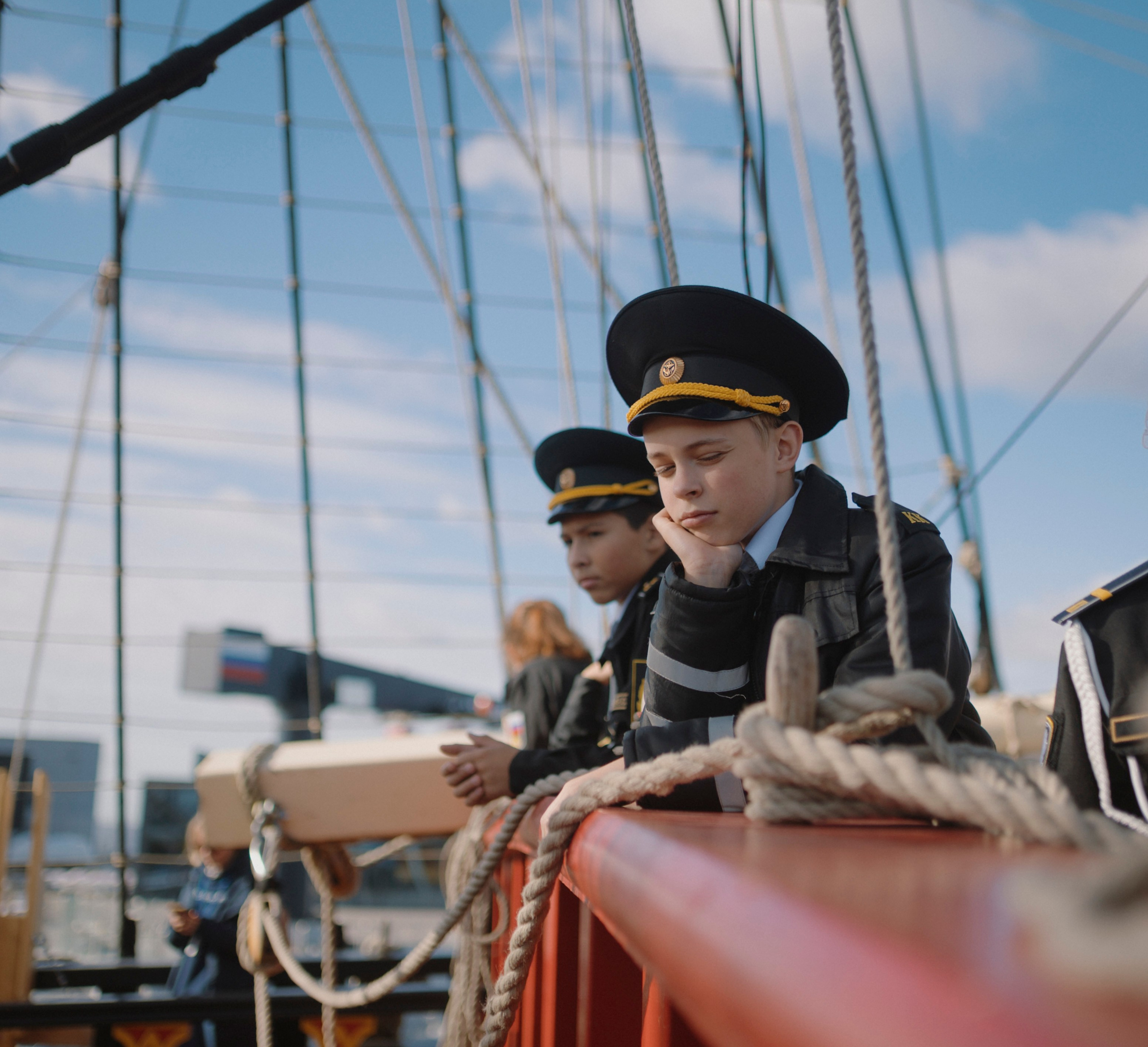 2025. Стрит-фотография, полная абсурда, идиотизма и красоты