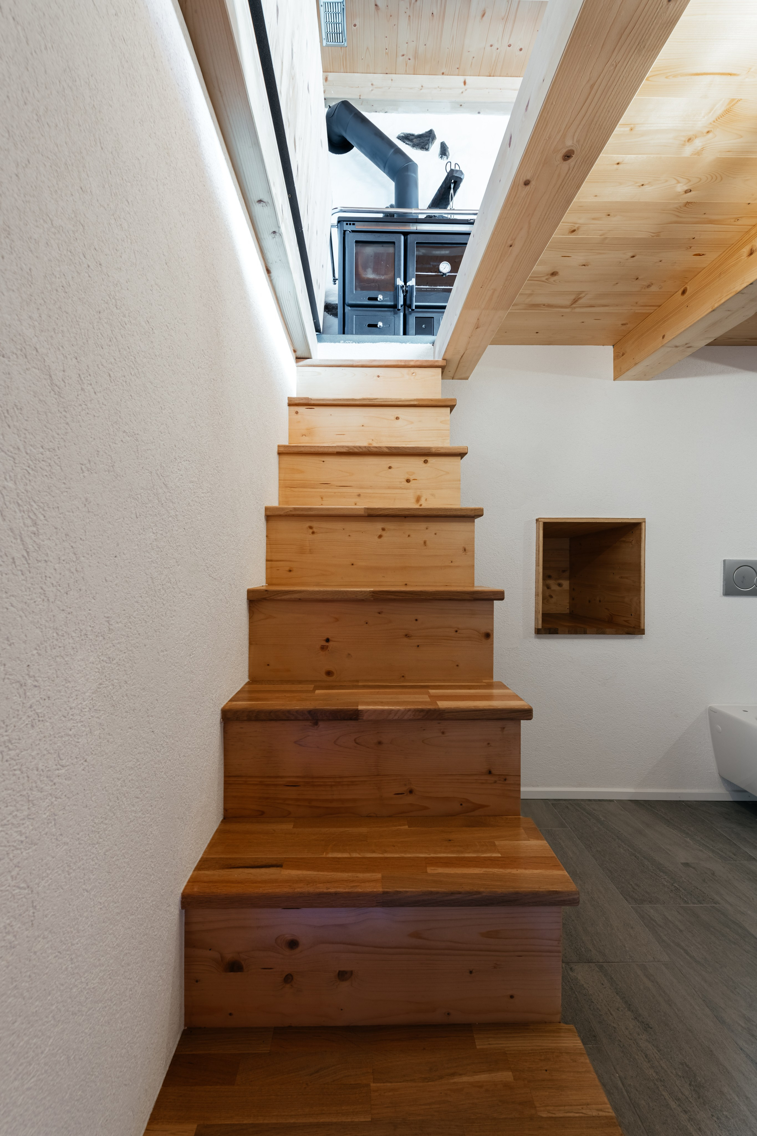 Rustico, VAL RESA, TICINO. Hallo! Ich bin Elena und arbeite als Immobilienfotografin