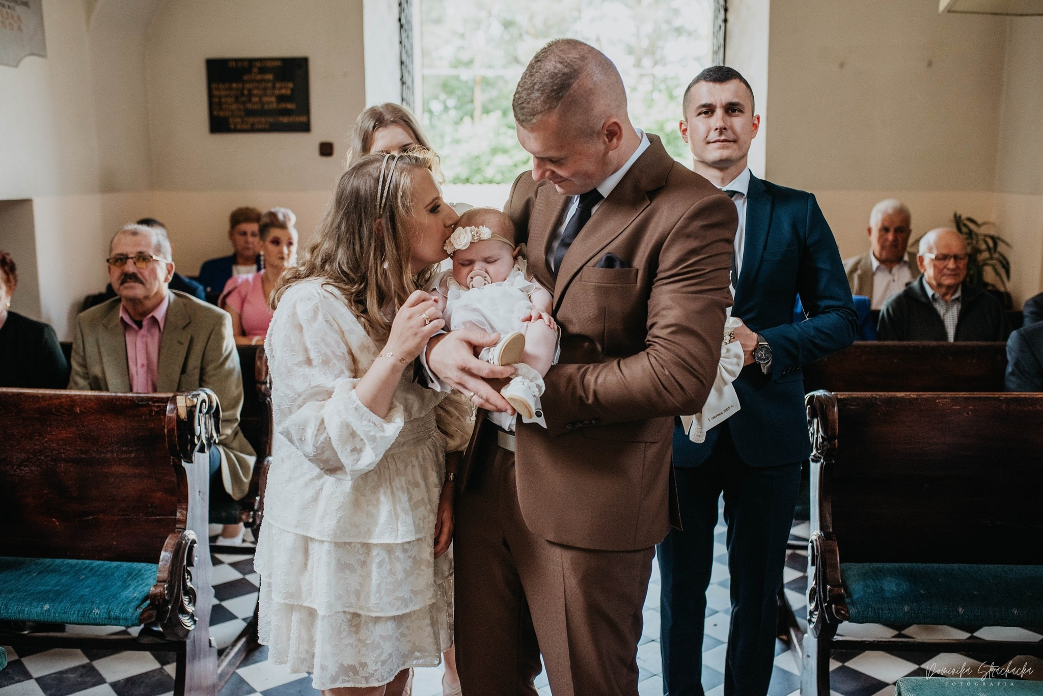 Chrzest Święty Alicji. Dominika Strachacka Fotografia | Fotograf ślubny i rodzinny Opole Lubelskie Lublin