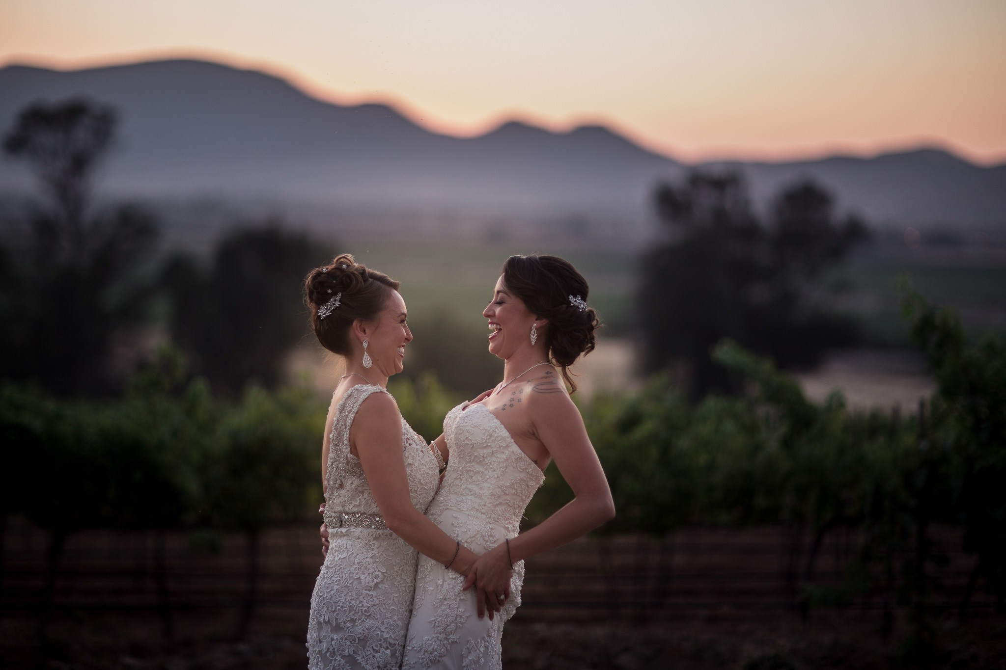 Two Brides Valle de Guadalupe Alicia y Viridiana. Estudio de fotografia en Tijuana